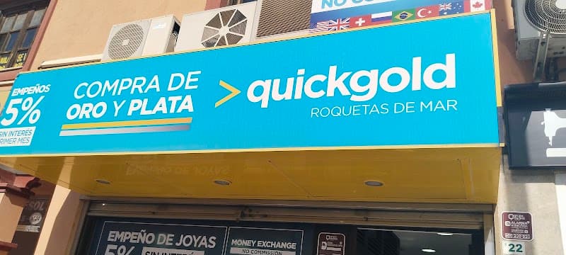 Interior de Quickgold Roquetas de Mar, con mostrador de tasación de oro