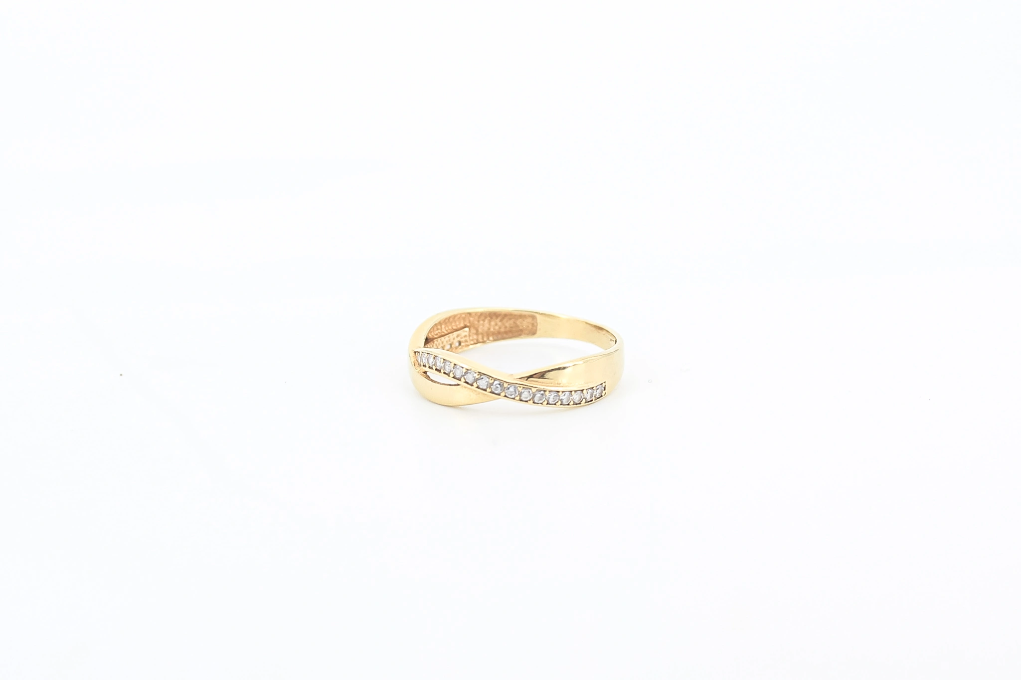 Anillo ondulado de oro 18K