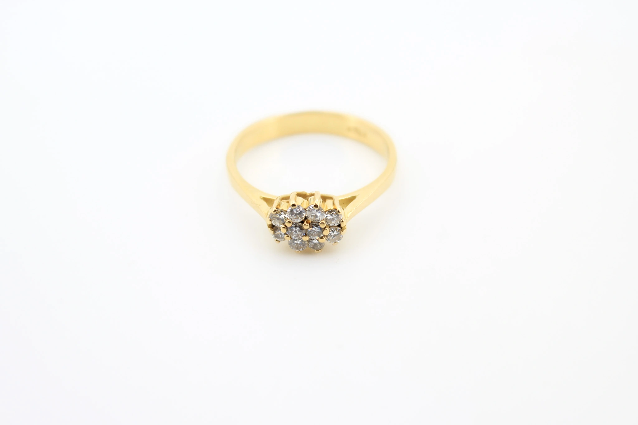 Anillo de oro 18K con circonitas