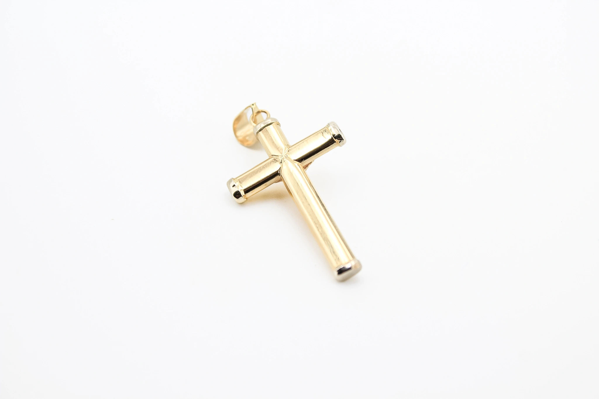 Colgante cruz de oro 18K — vista alternativa