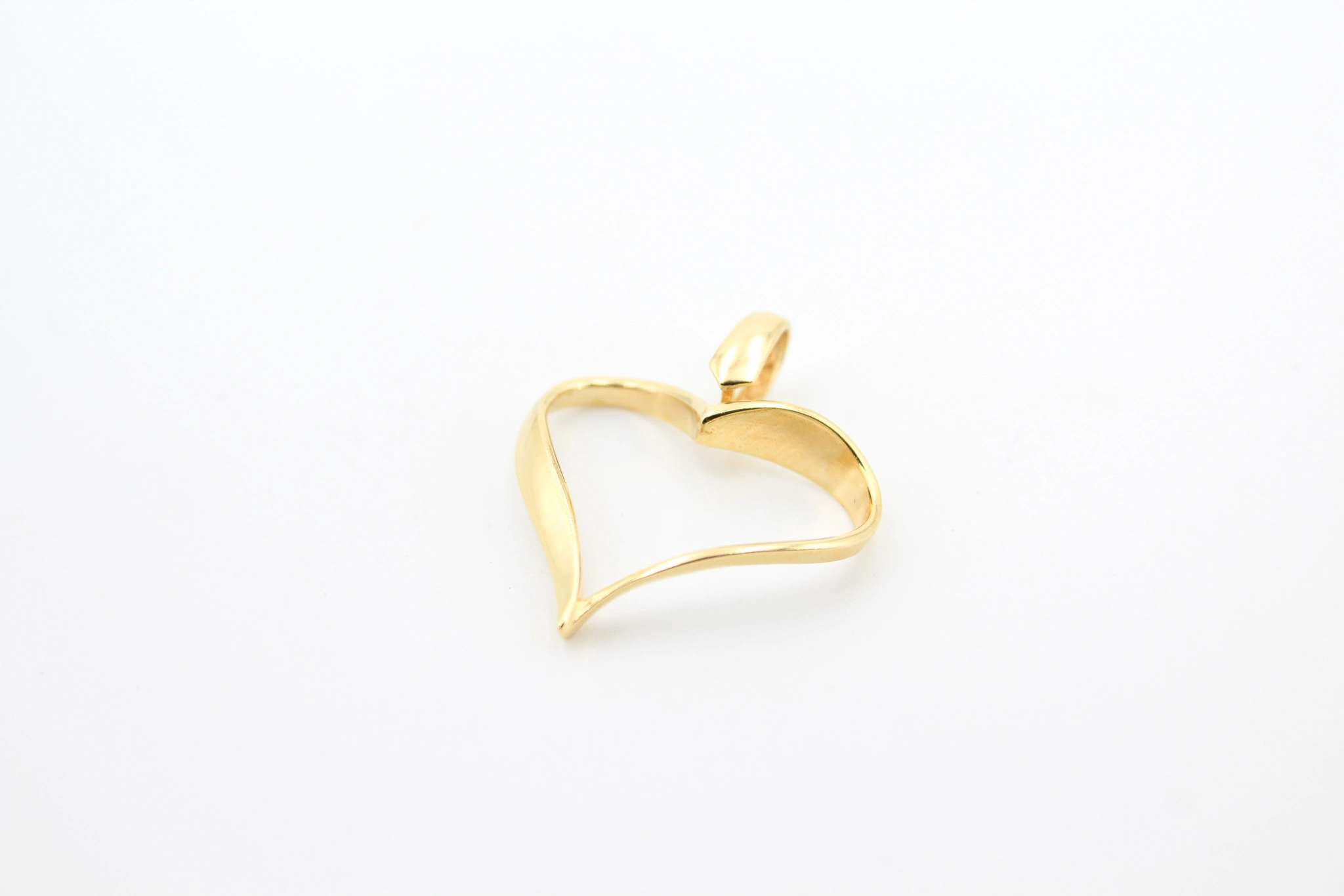 Colgante forma de corazón de oro 18K
