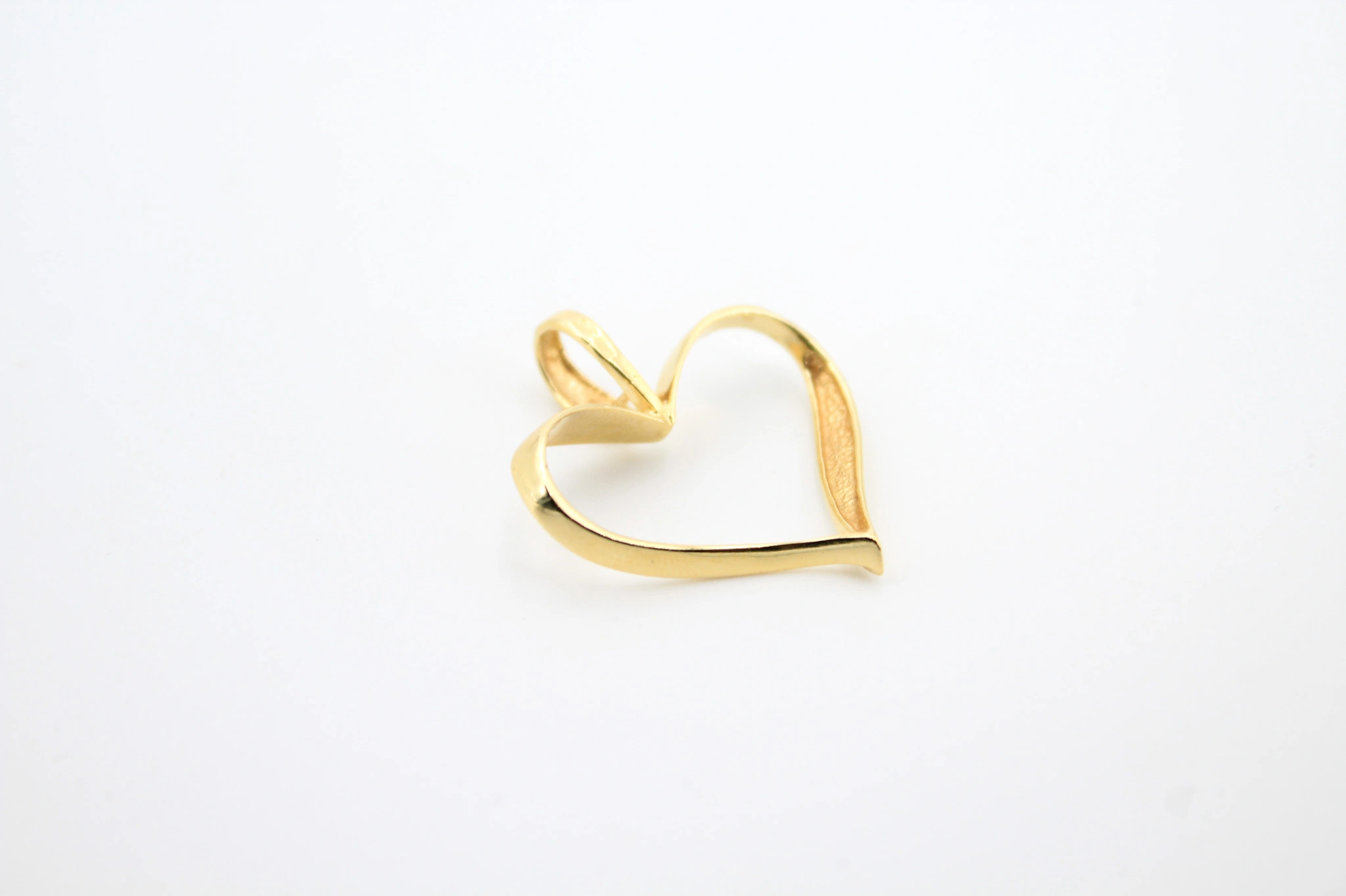 Colgante forma de corazón de oro 18K — vista alternativa