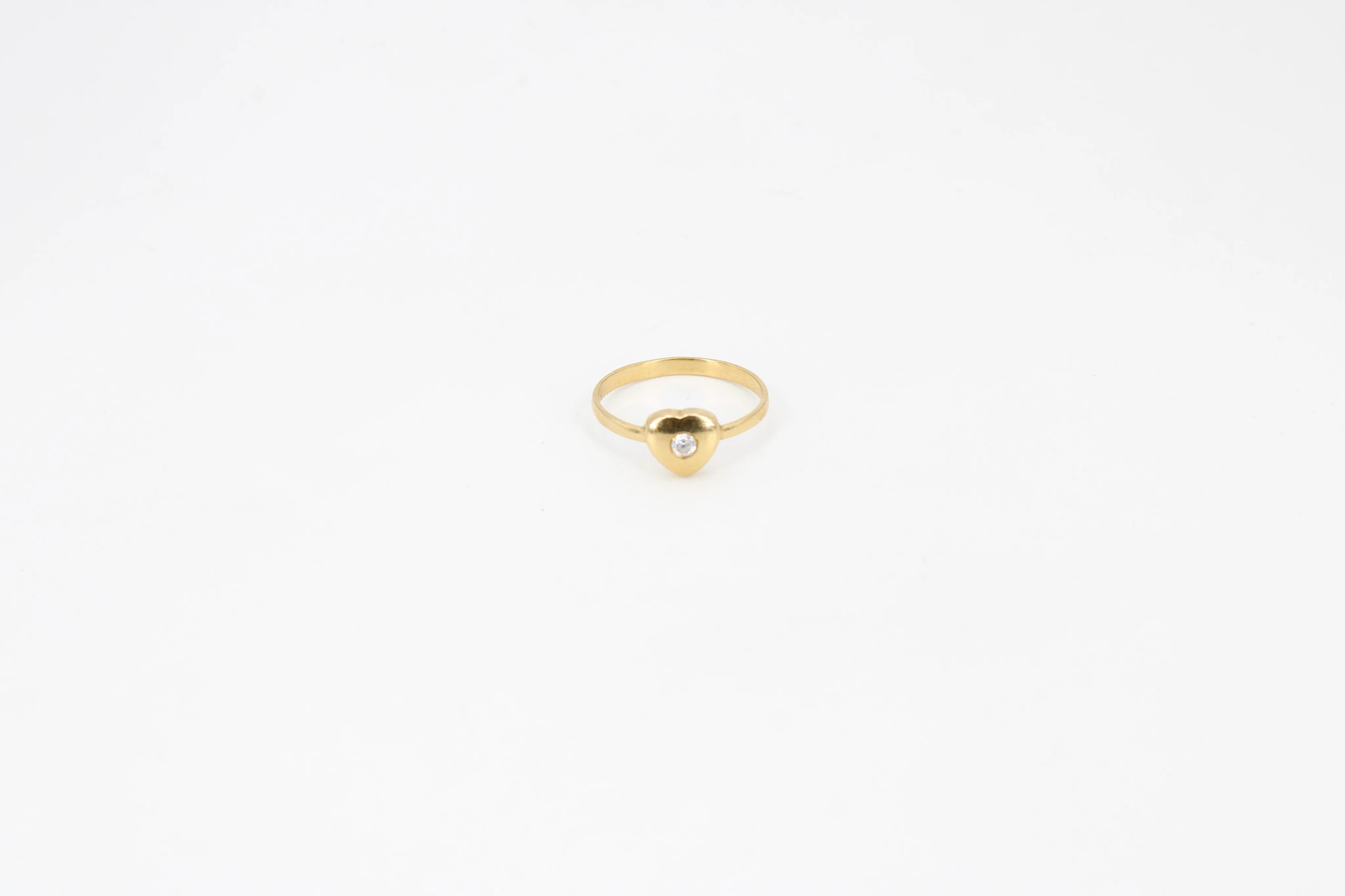 Anillo forma corazón de oro 18K
