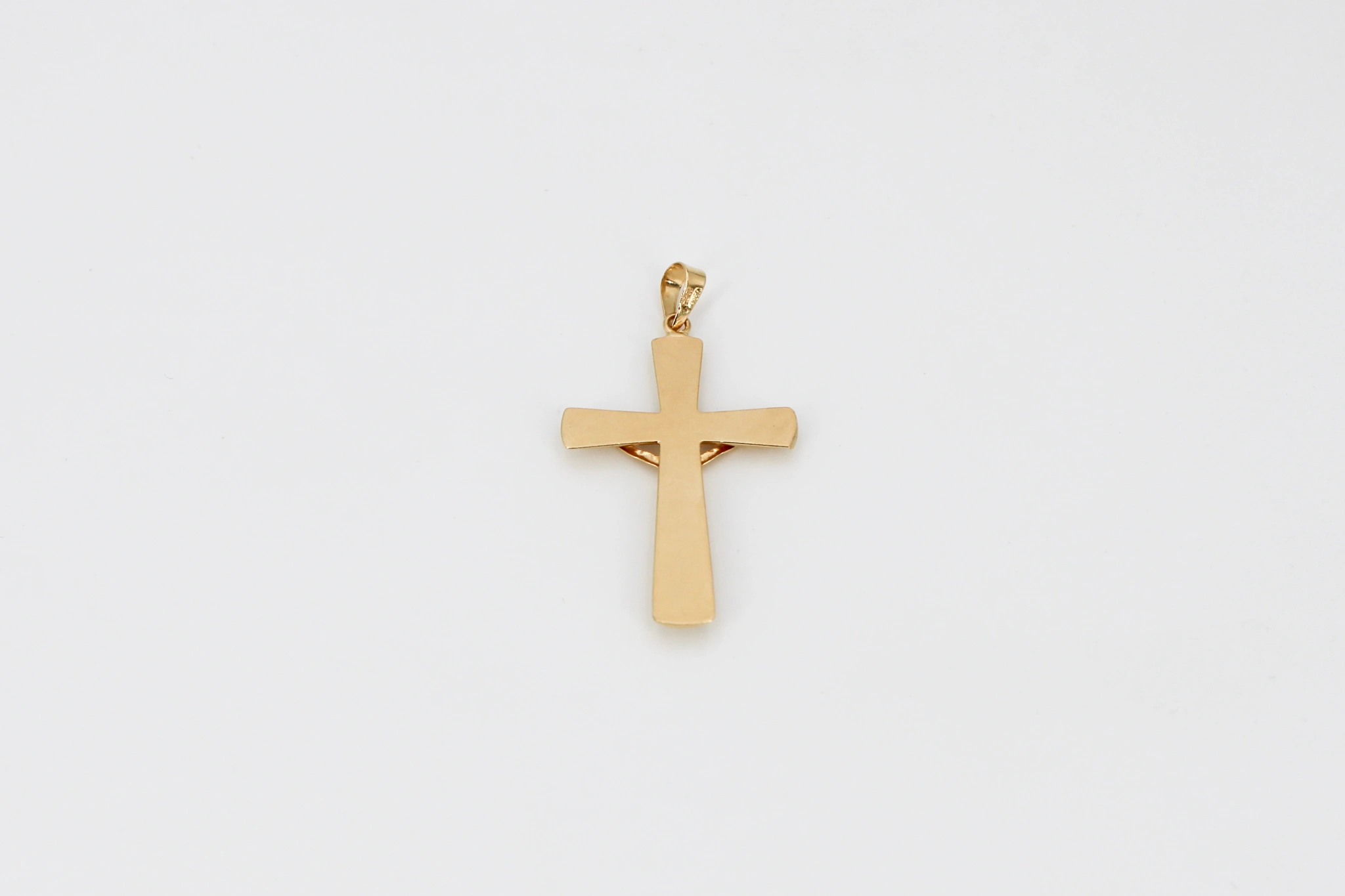 Cruz de oro de 18k con Cristo crucificado — vista alternativa