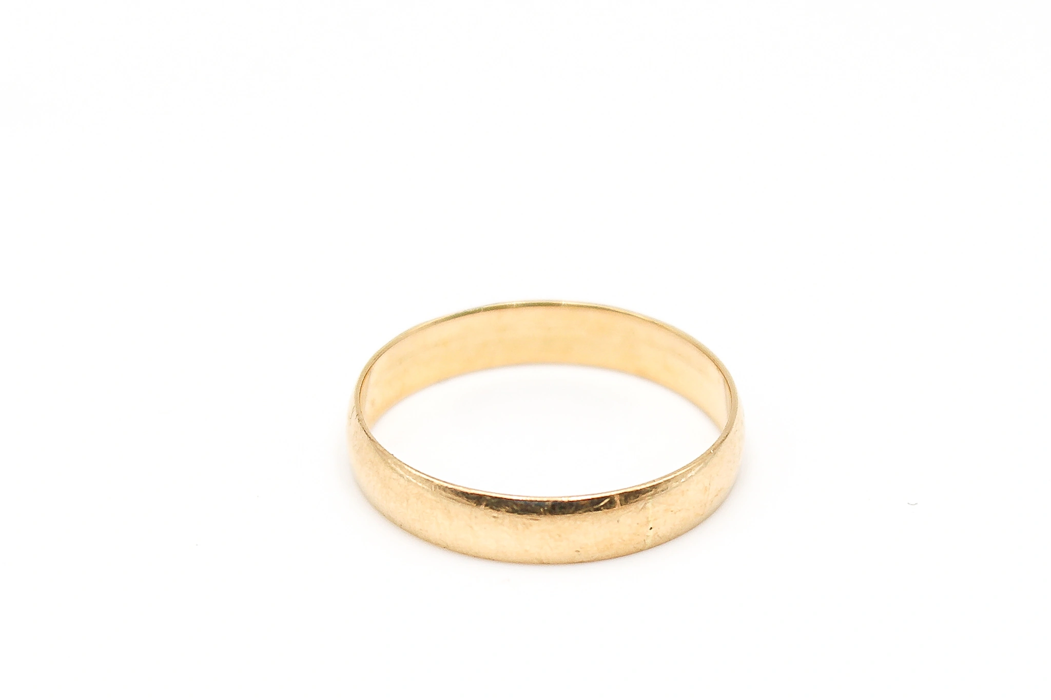 Alianza de oro de 18k
