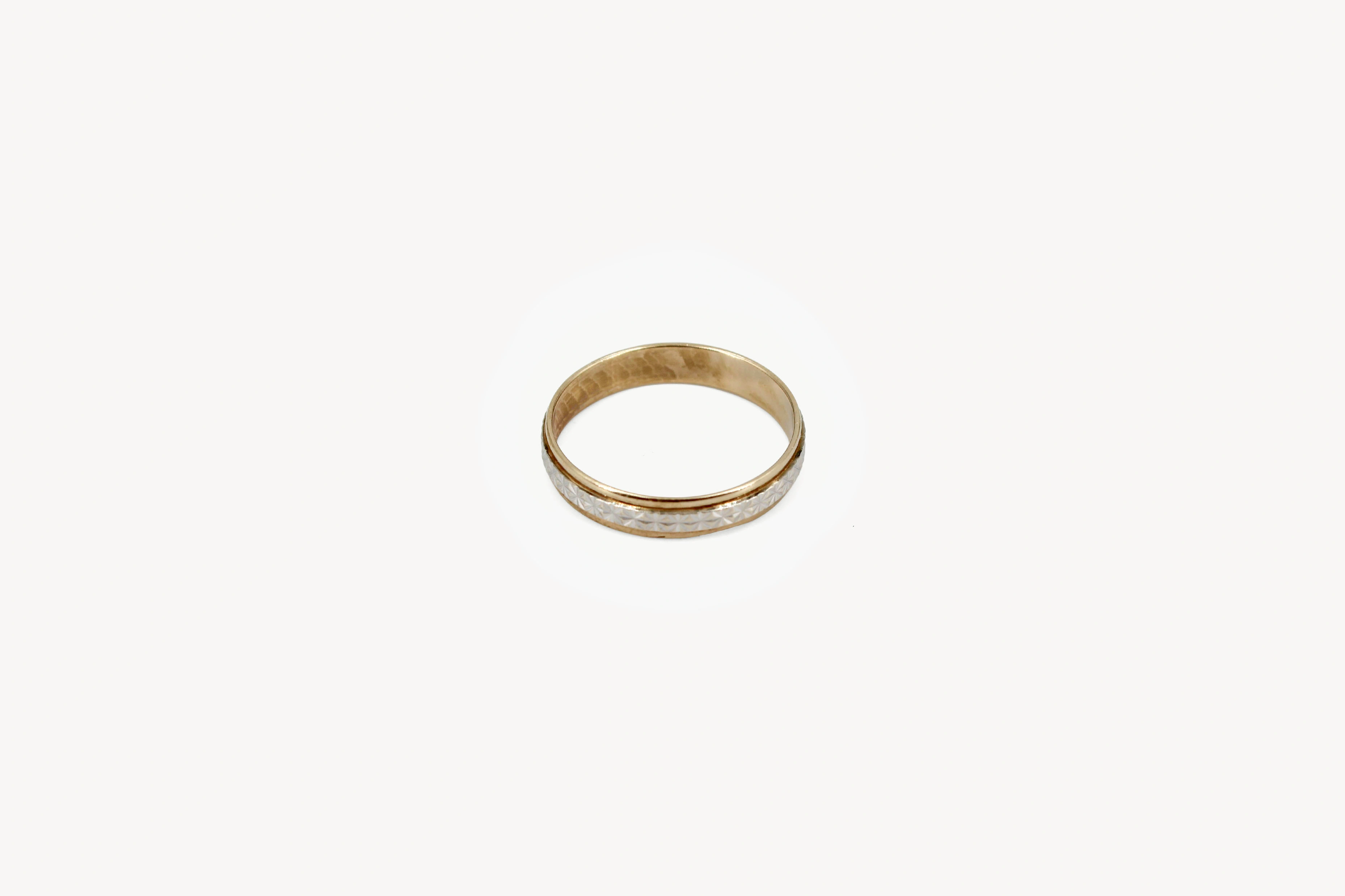 Alianza de oro combinado de 18k