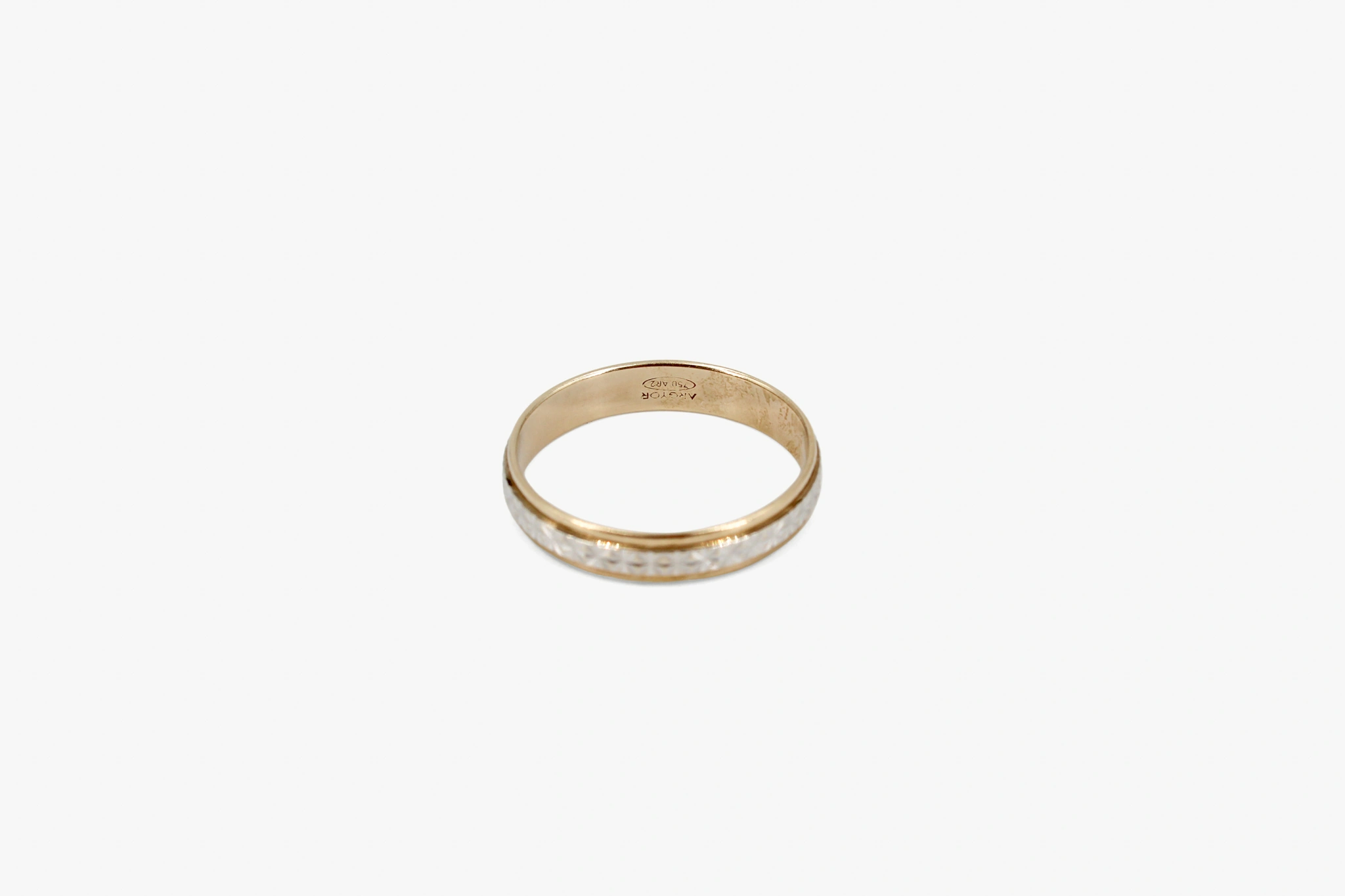 Alianza de oro combinado de 18k — vista alternativa