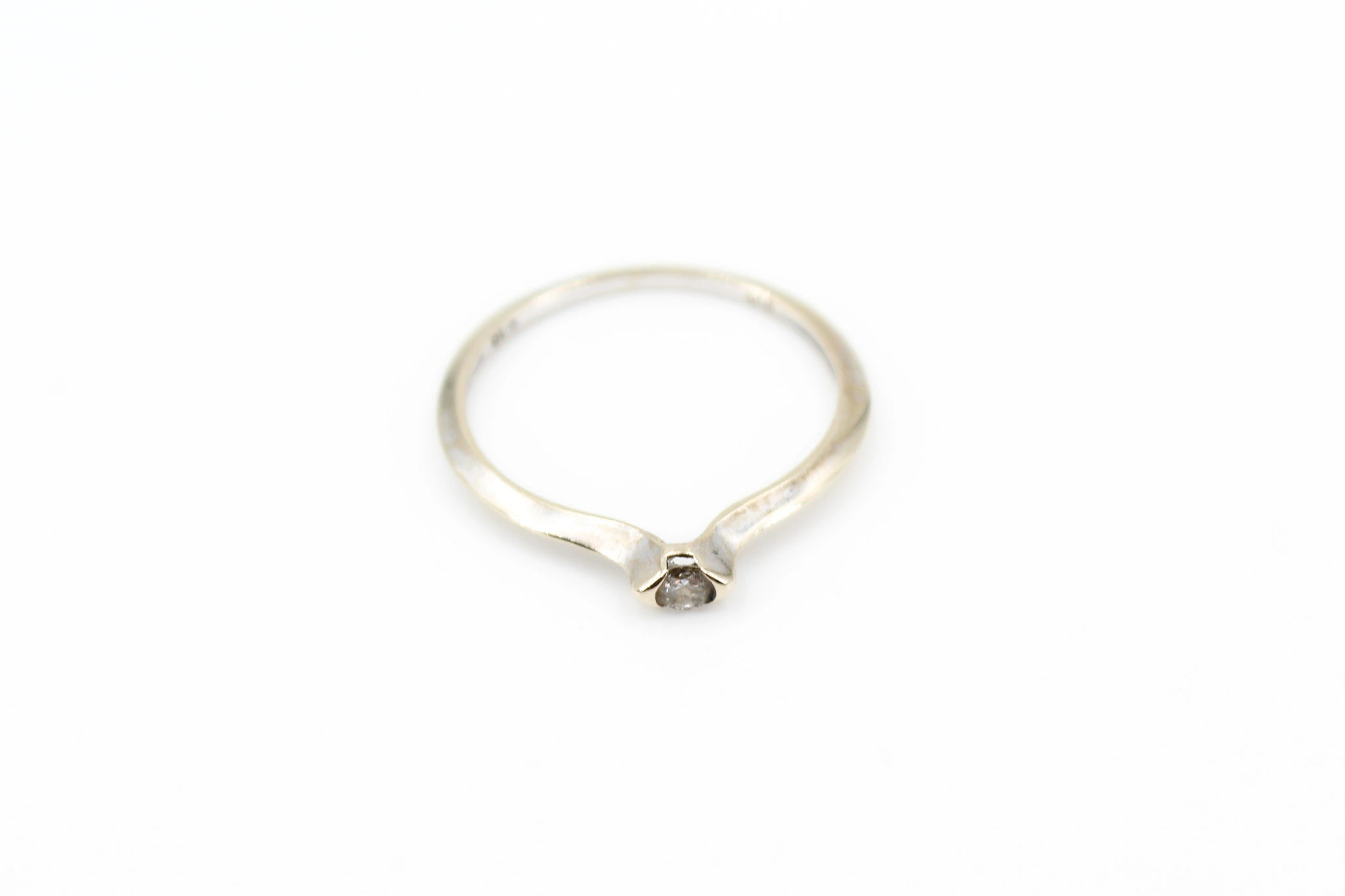 Alianza de oro blanco 18K — vista alternativa
