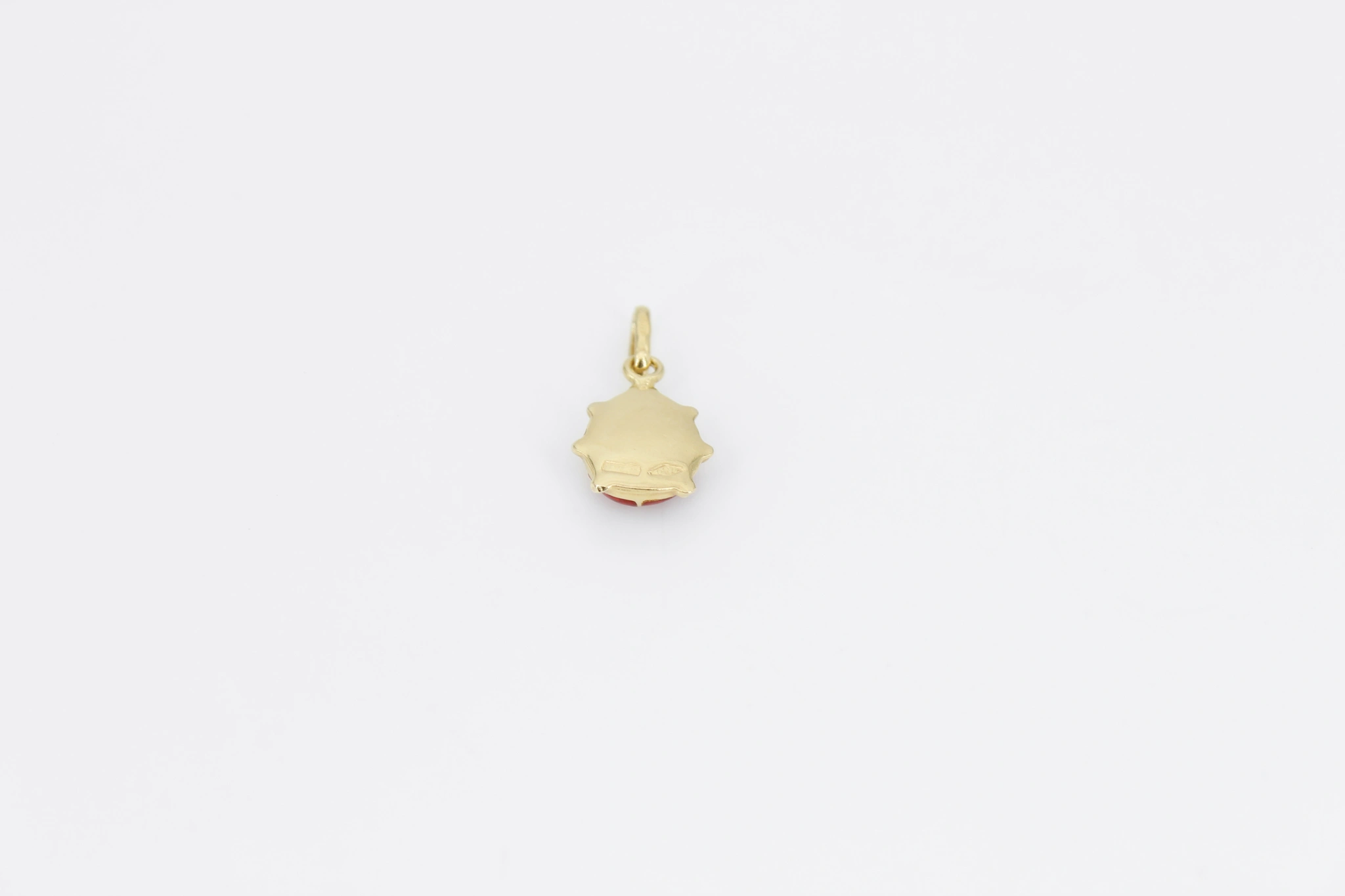 Colgante mariquita de oro 18K — vista alternativa