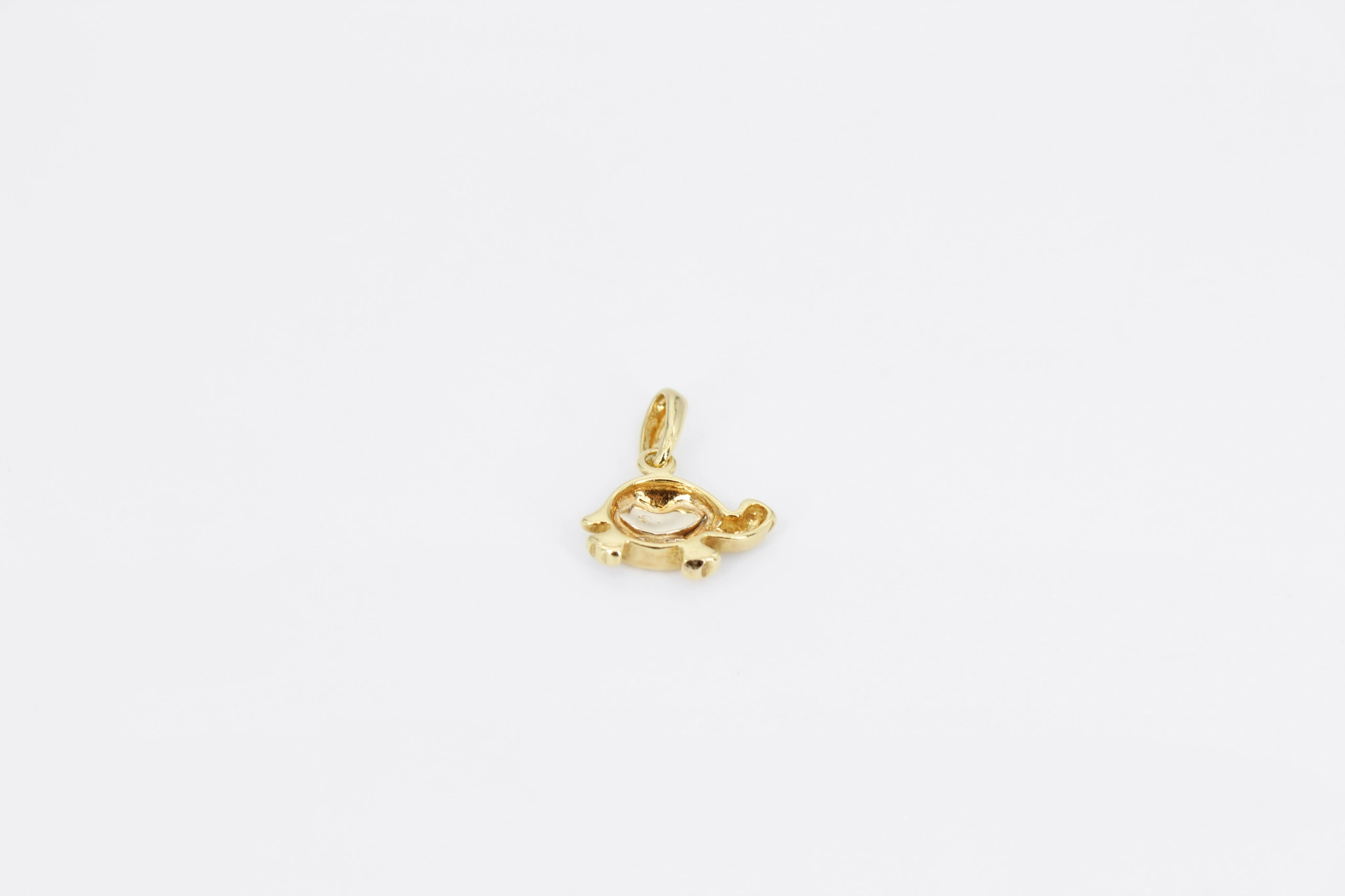 Colgante de oro con forma de tortuga 18K — vista alternativa