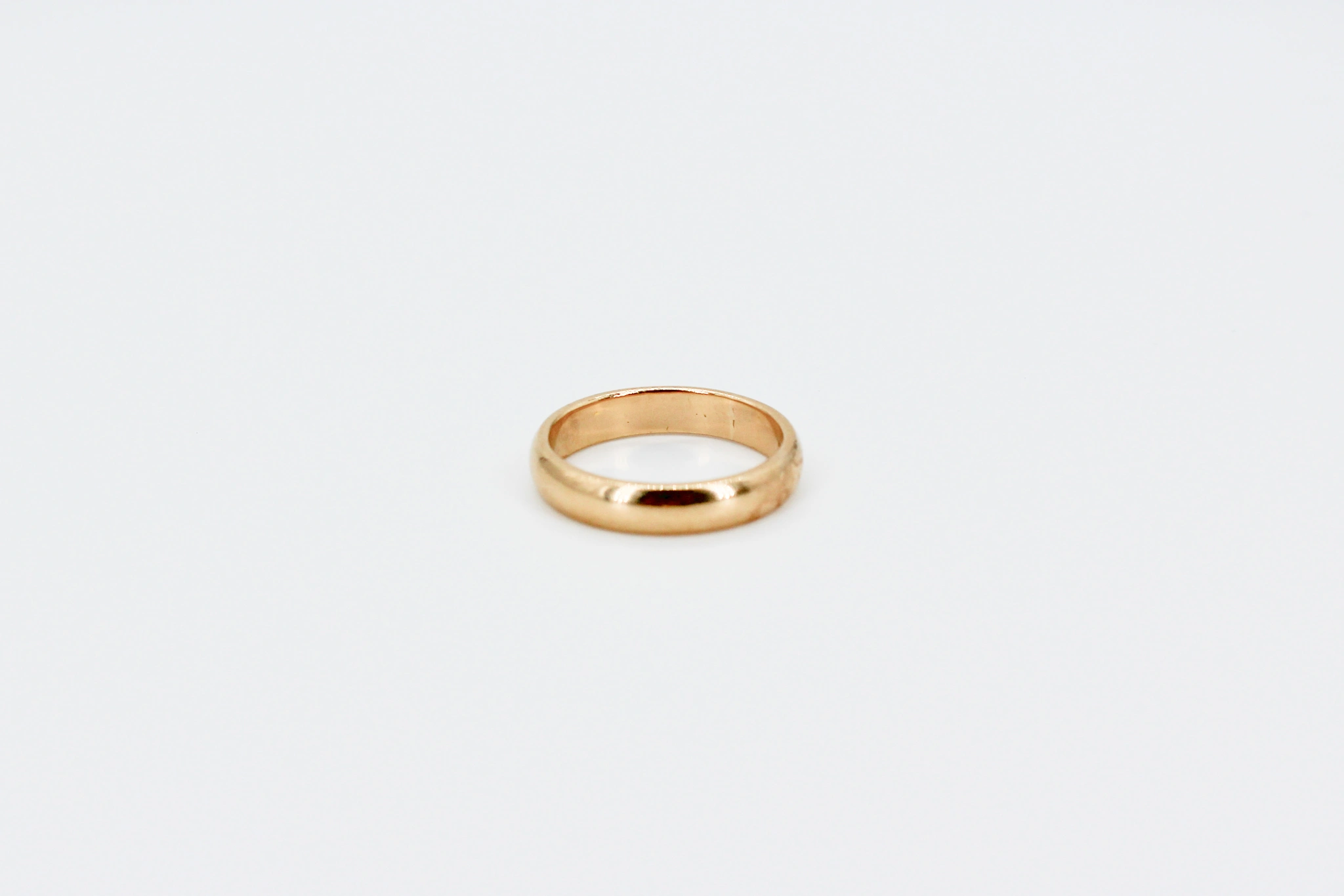 Alianza de oro de 18k