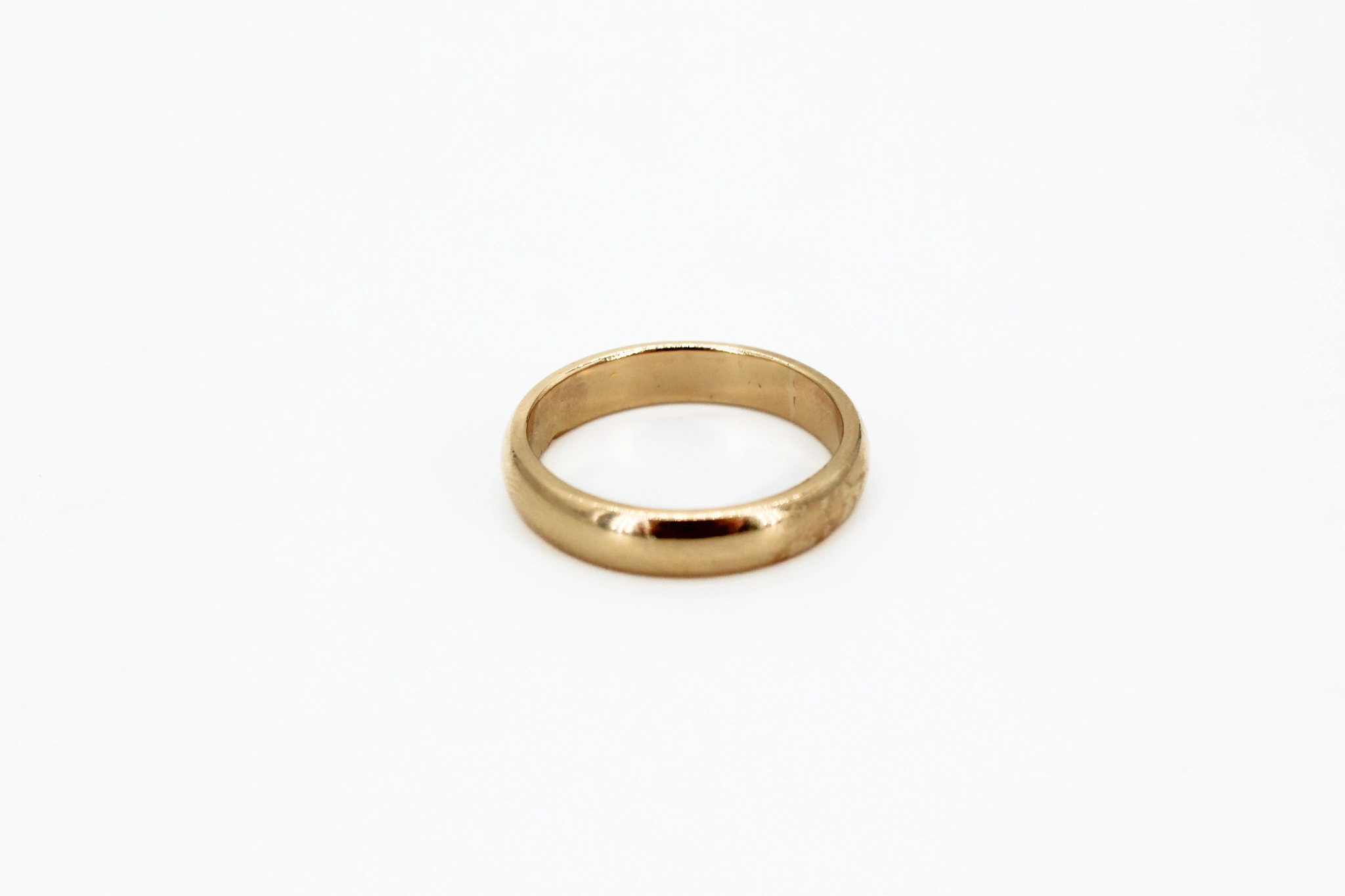 Alianza de oro de 18k — vista alternativa
