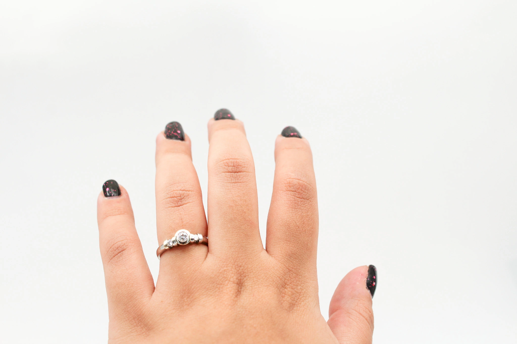 Solitario de oro blanco de 18k con diamantes — foto 3
