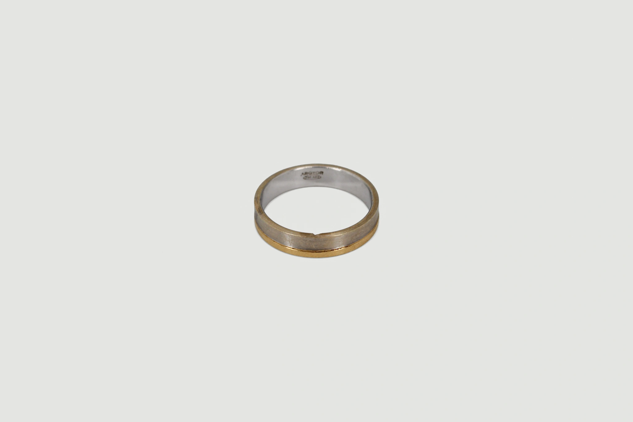 Alianza de oro combinado de 18k