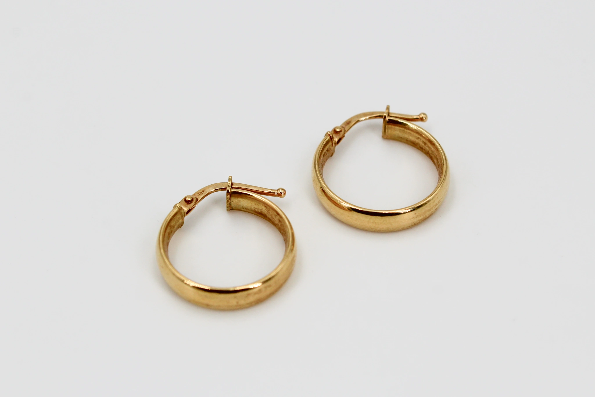 Aros de oro 18k clásicos