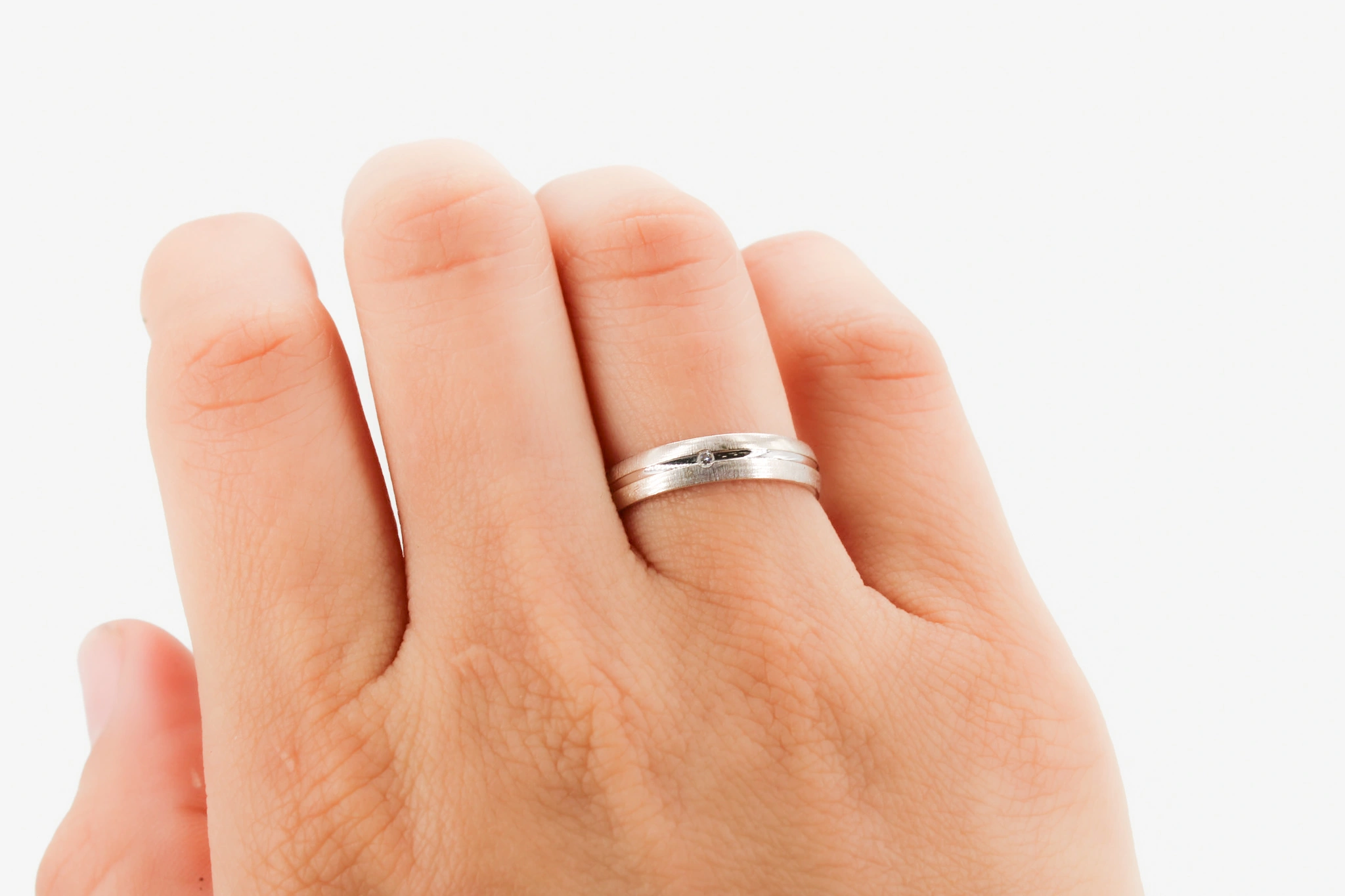Alianza de oro blanco de 18k con diamantes — foto 3