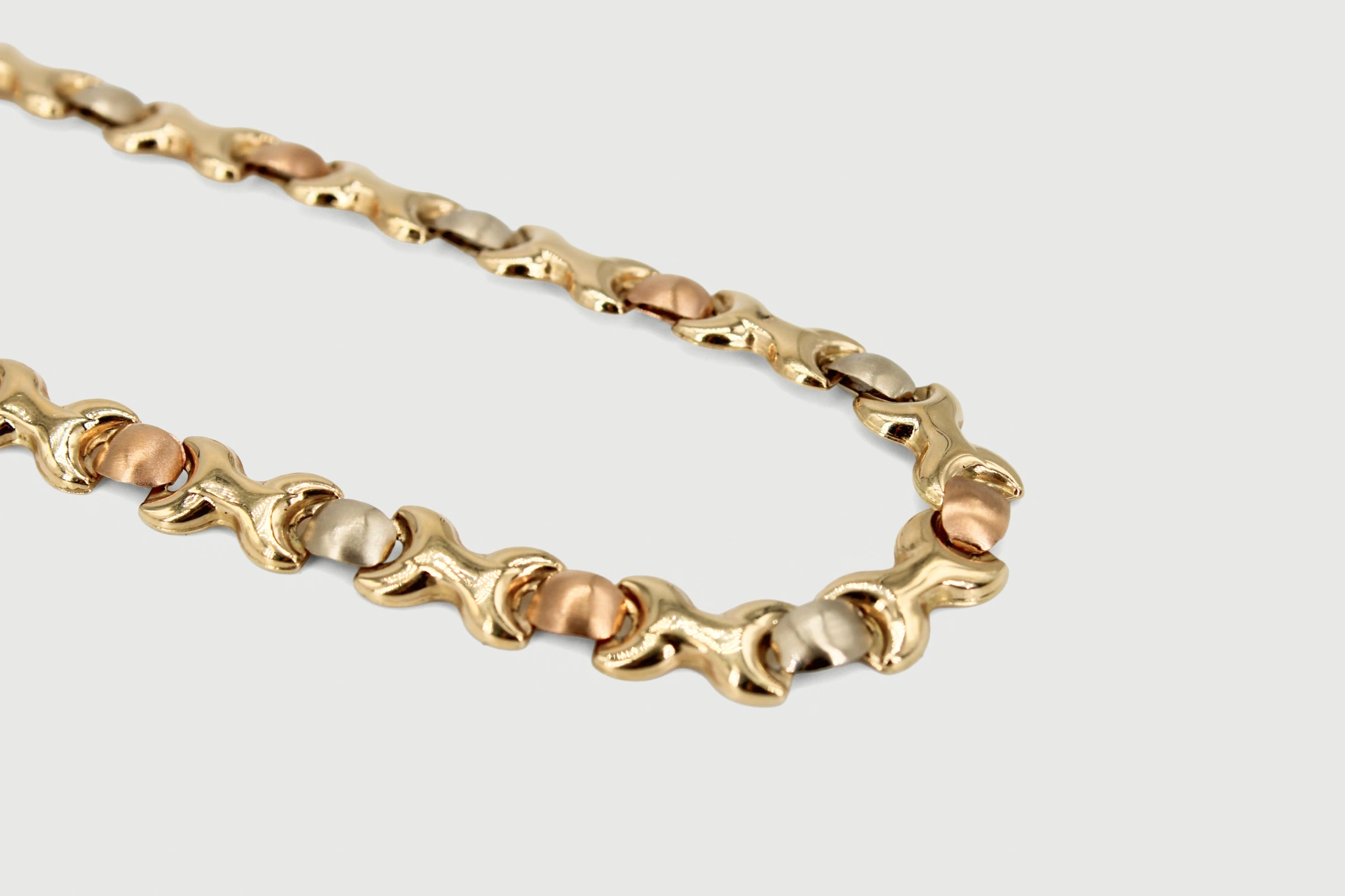 Gargantilla de oro combinado de 18k eslabones articulados — vista alternativa