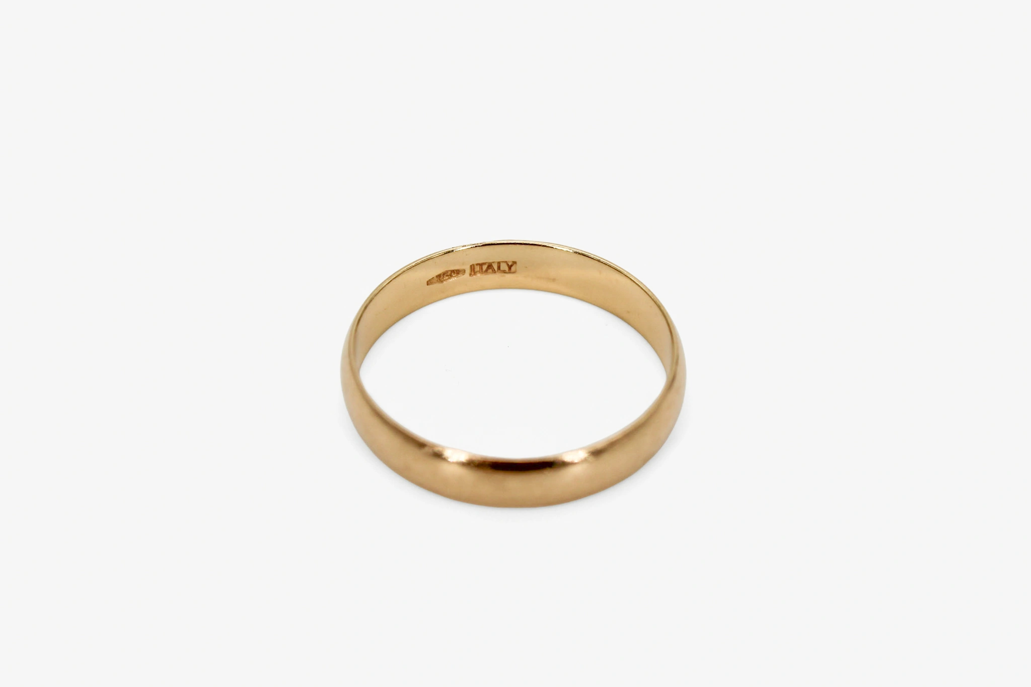Alianza de oro de 18k — vista alternativa