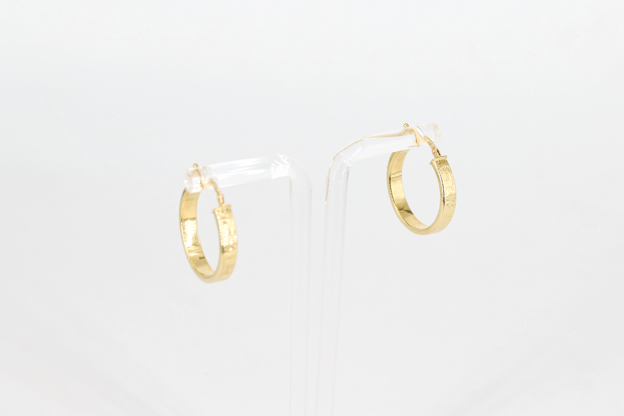 Aros de oro de 18k texturizados