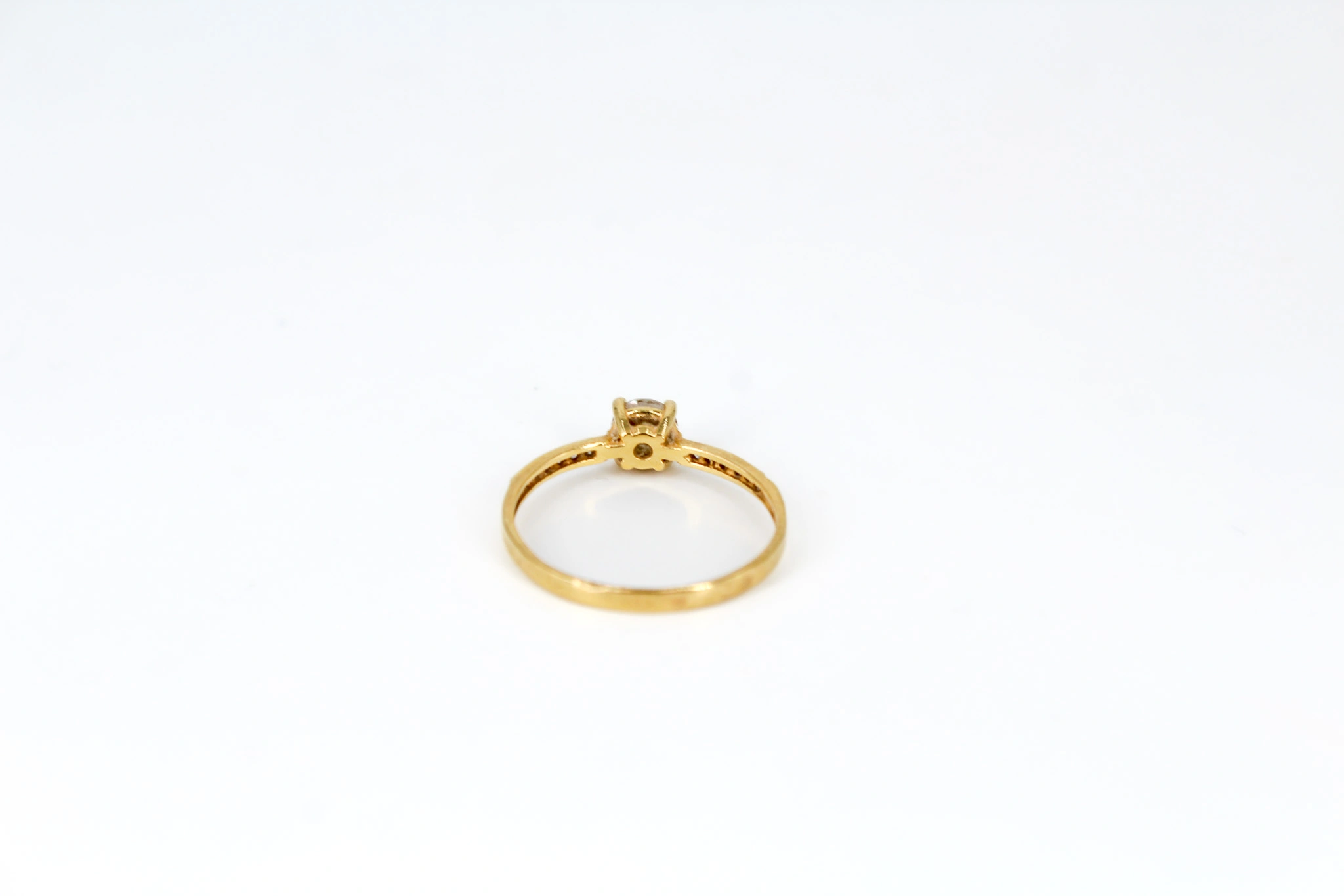 Anillo de oro 18K con circonitas — foto 3