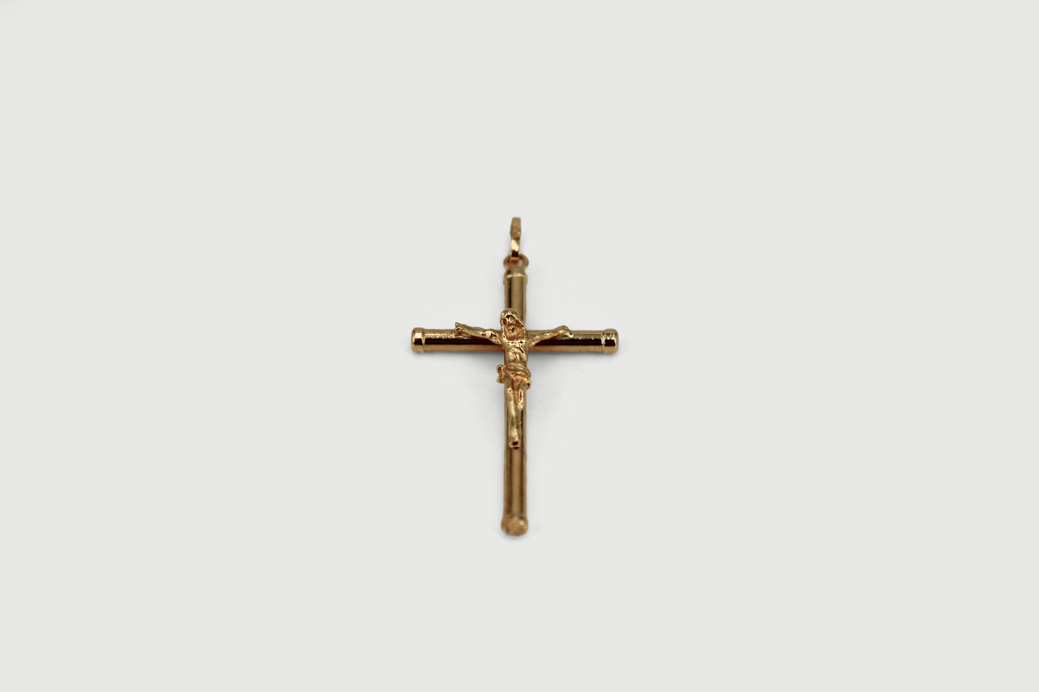 Cruz de oro 18K con Cristo crucificado