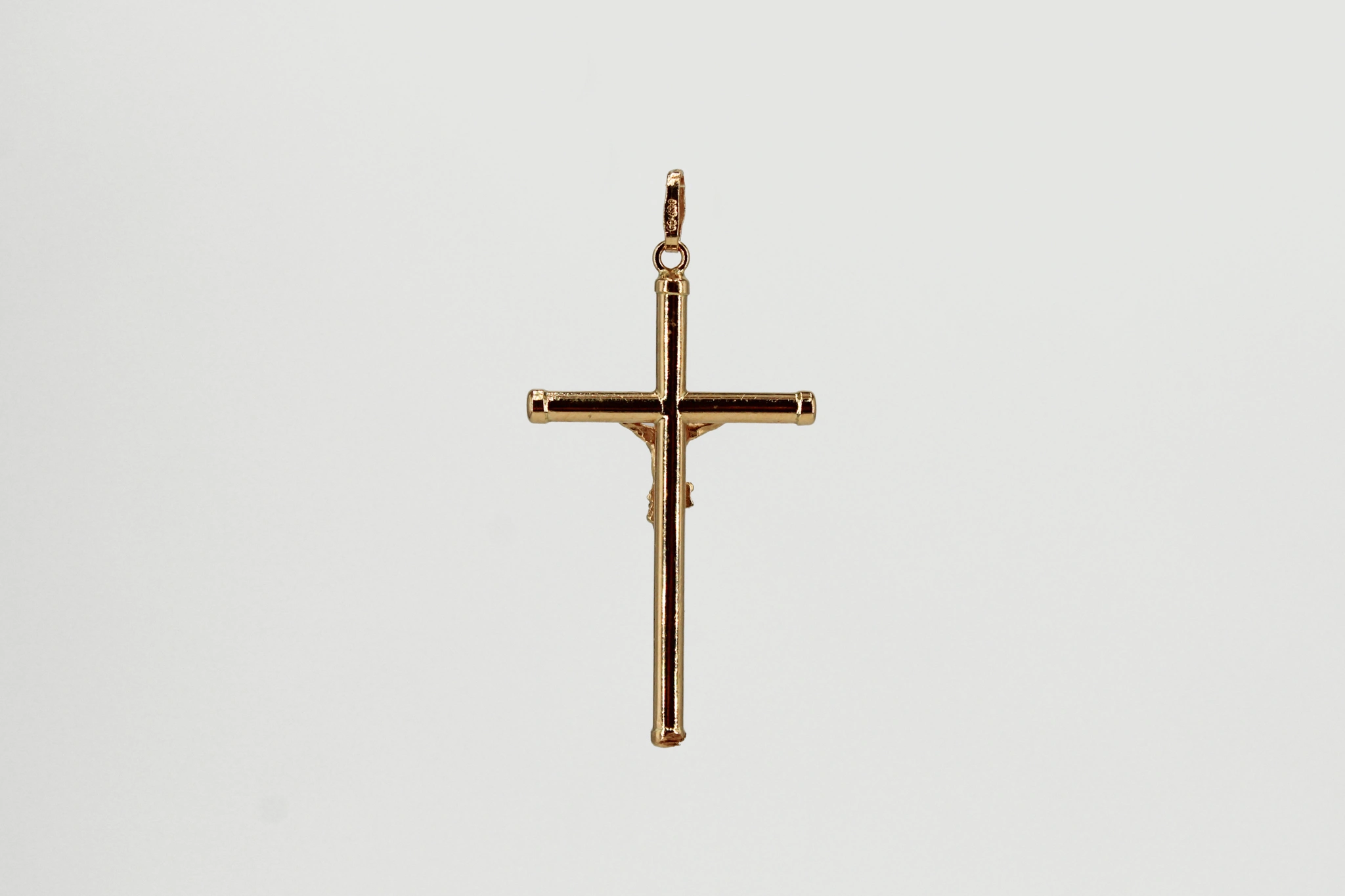 Cruz de oro 18K con Cristo crucificado — vista alternativa