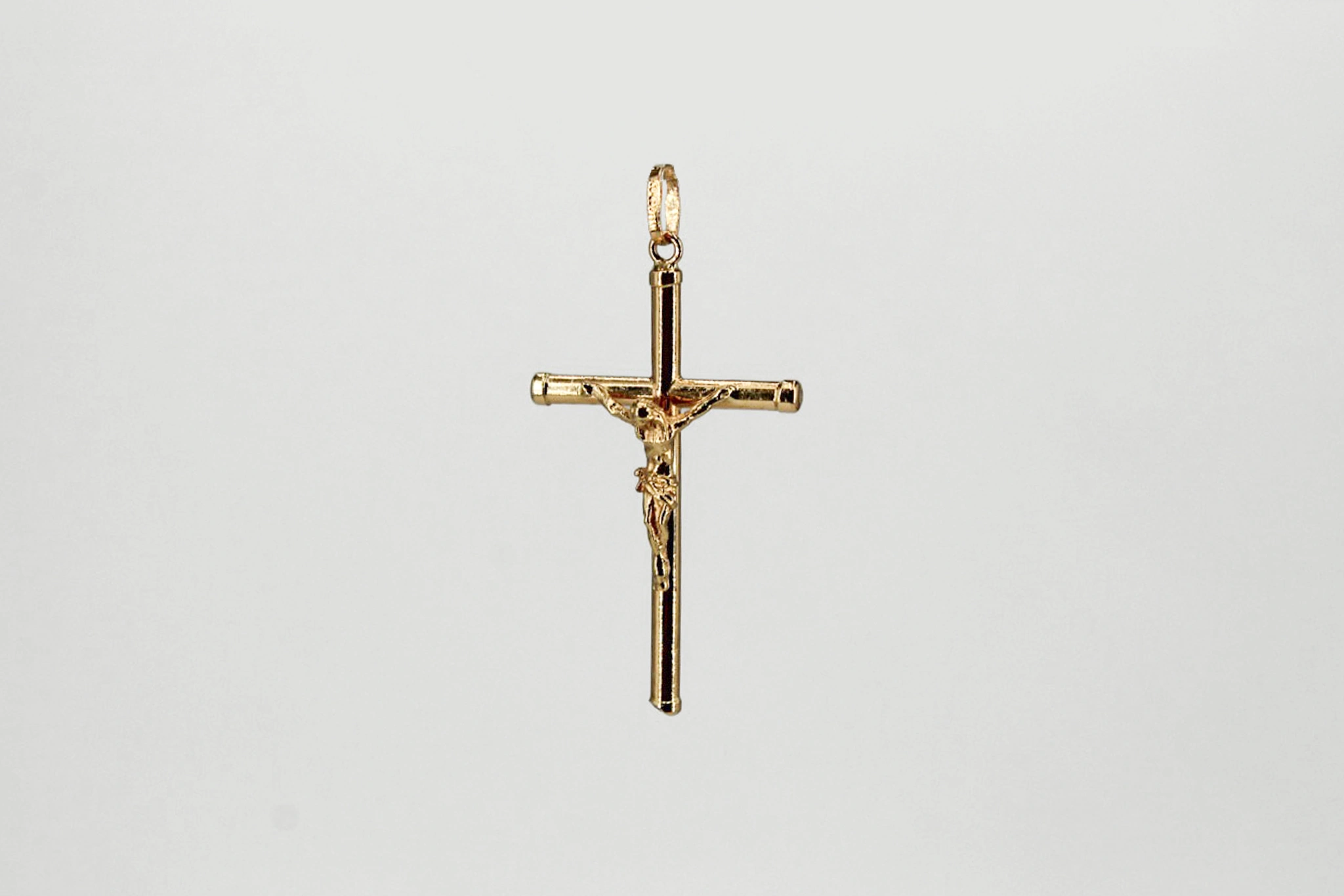 Cruz de oro 18K con Cristo crucificado — foto 3