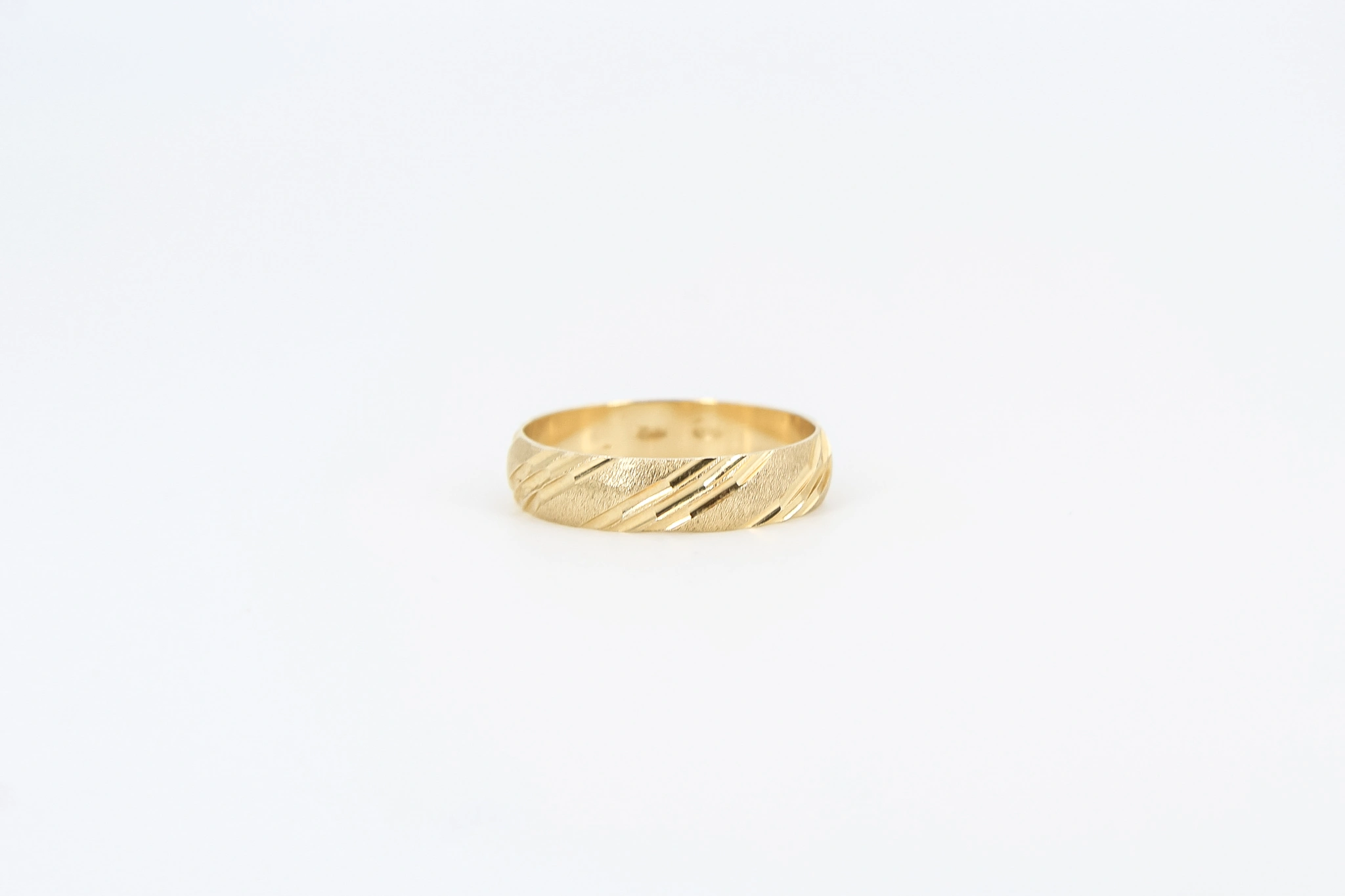 Anillo de oro 18K