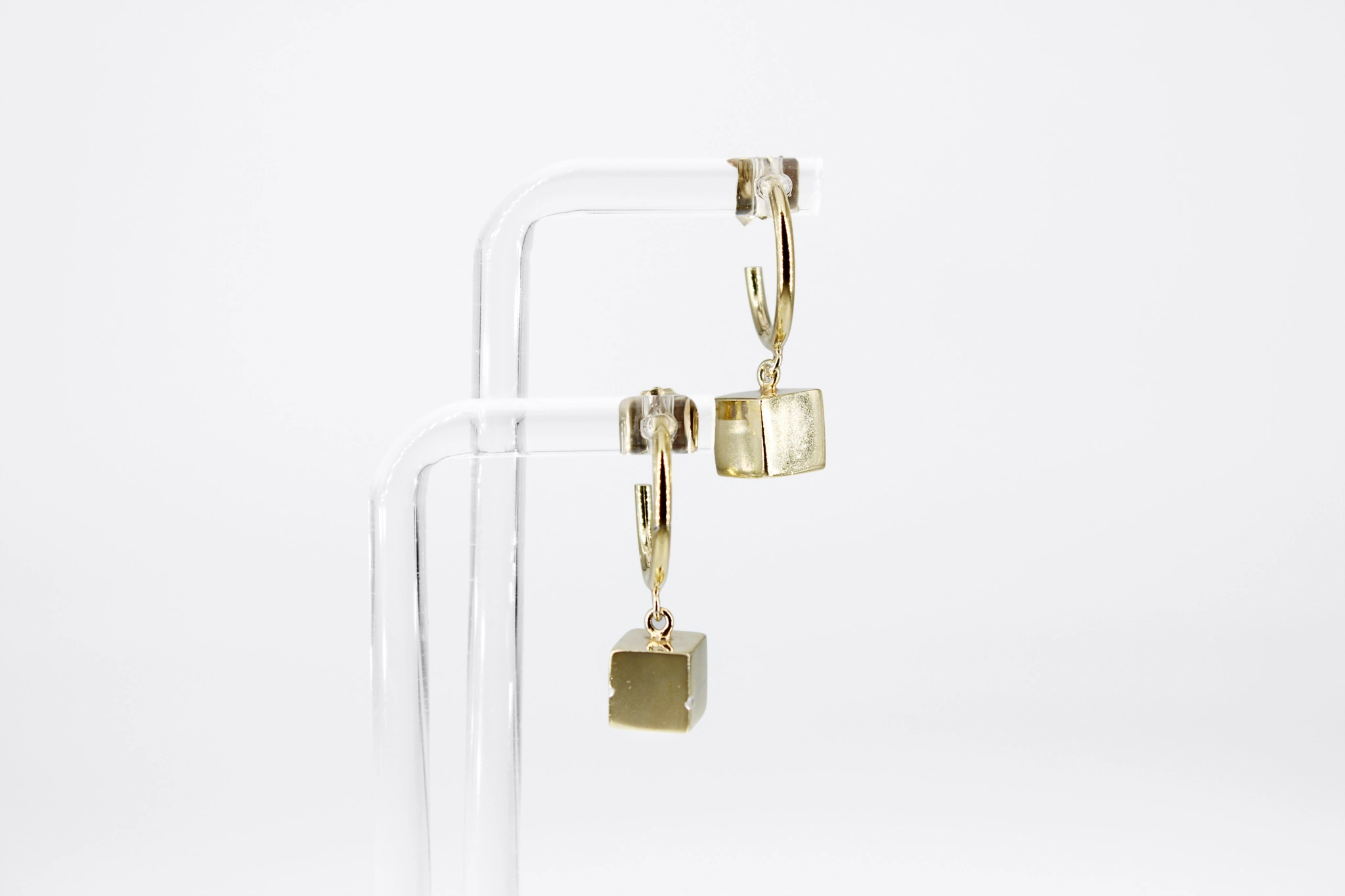 Pendientes de plata 925 con cubo colgante — foto 3