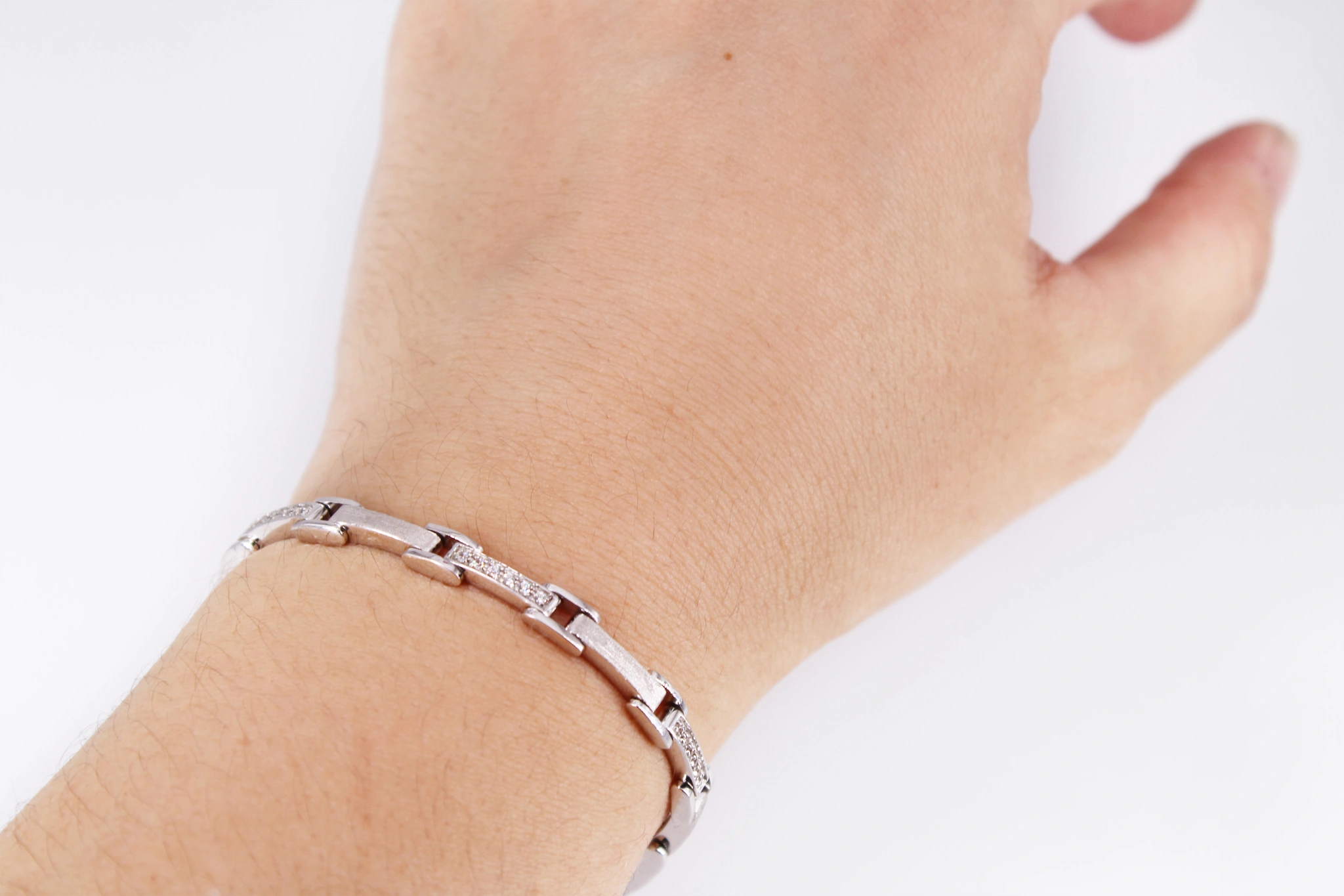 Pulsera de oro blanco 18K eslabones con circonitas — foto 3
