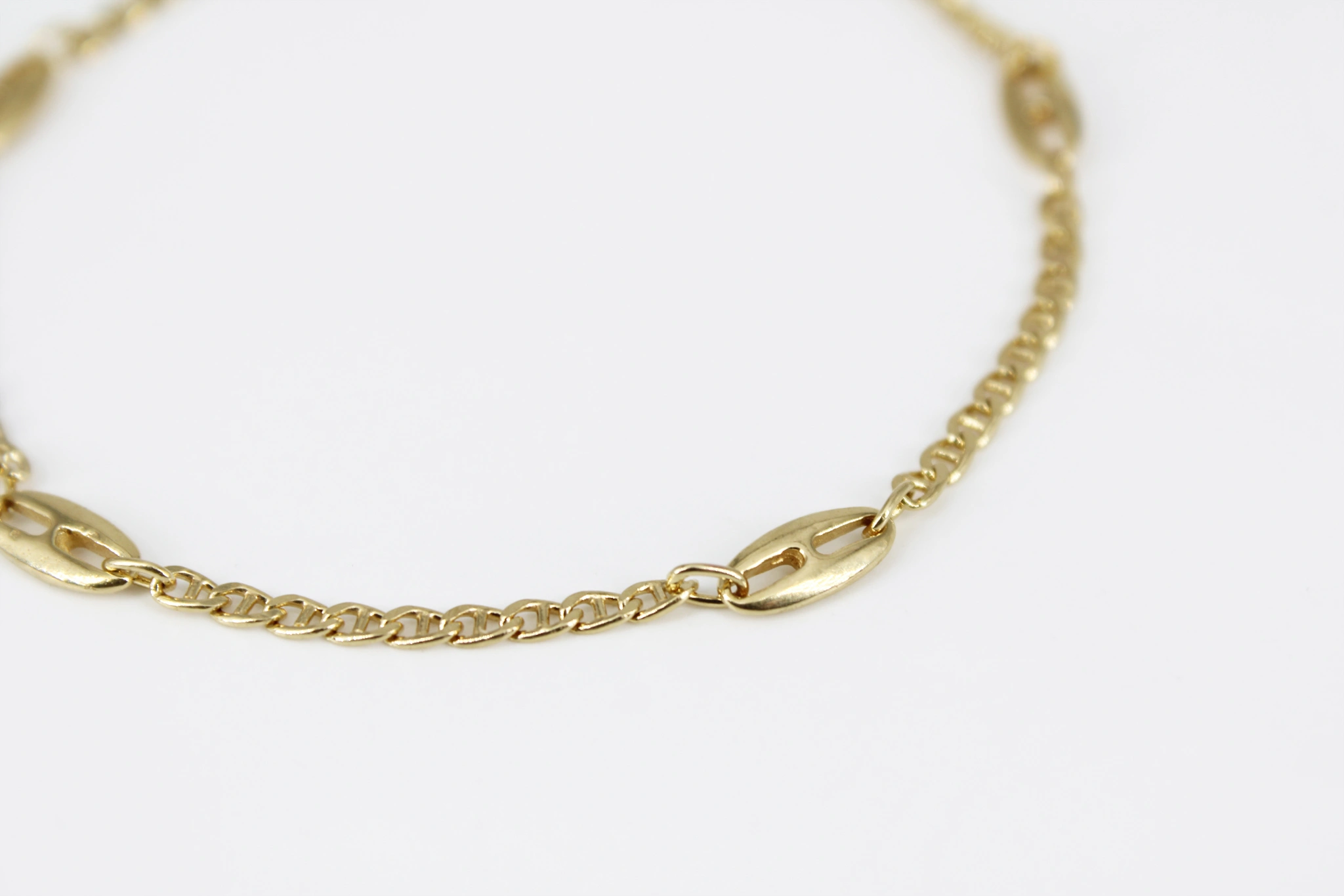 Pulsera Fígaro de oro 18K — vista alternativa