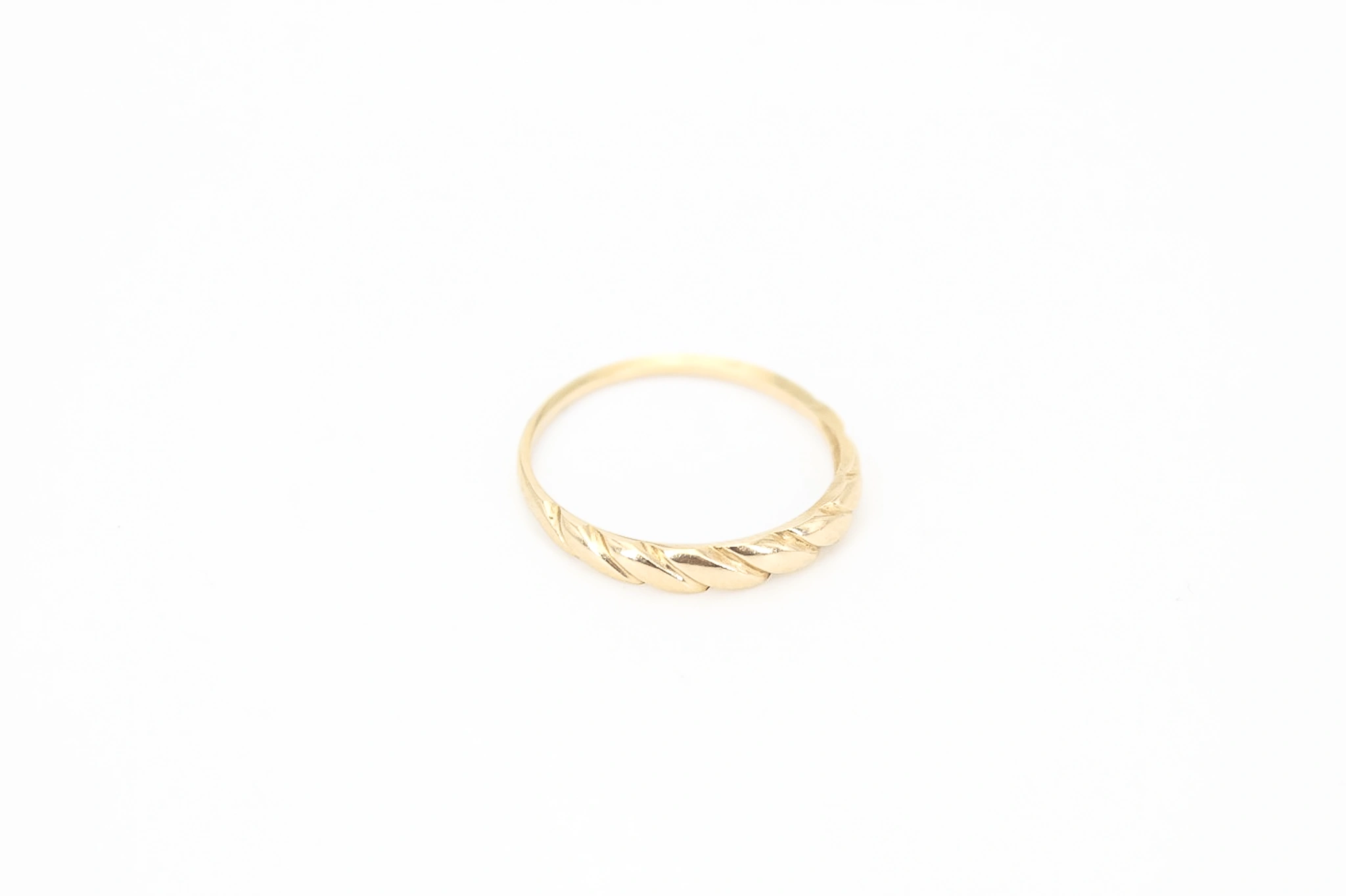 Anillo de oro trenzado 18K