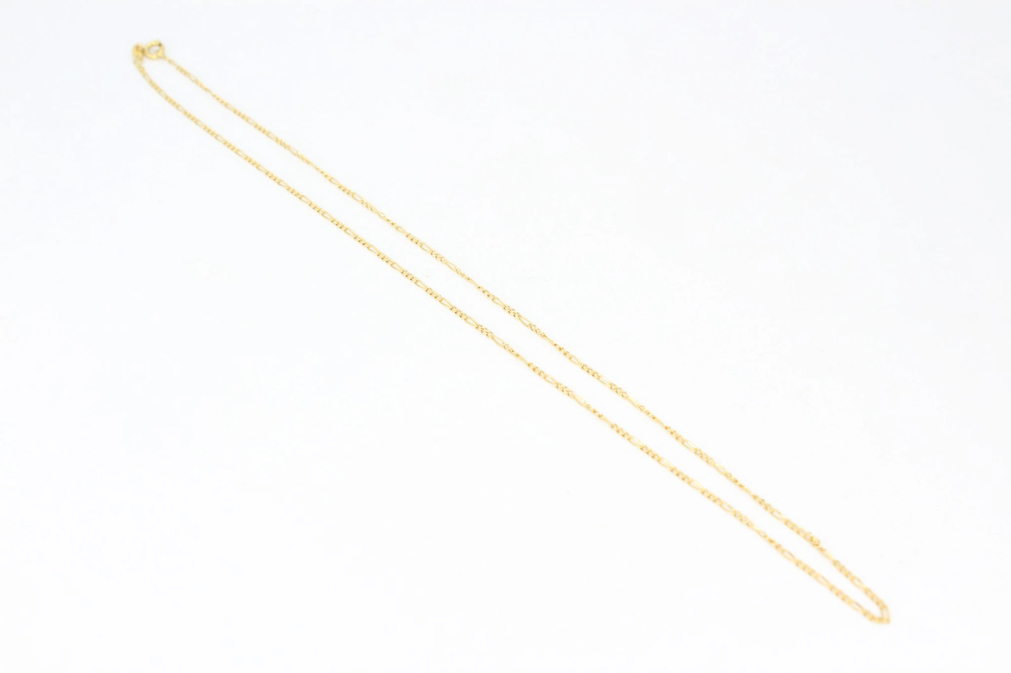 Cadena de oro alternada 18K