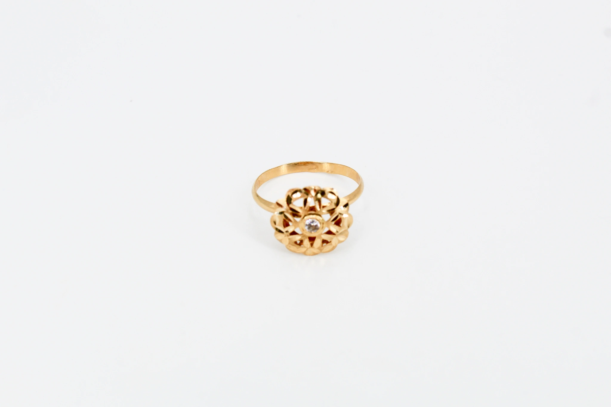 Anillo forma de flor de oro 18K