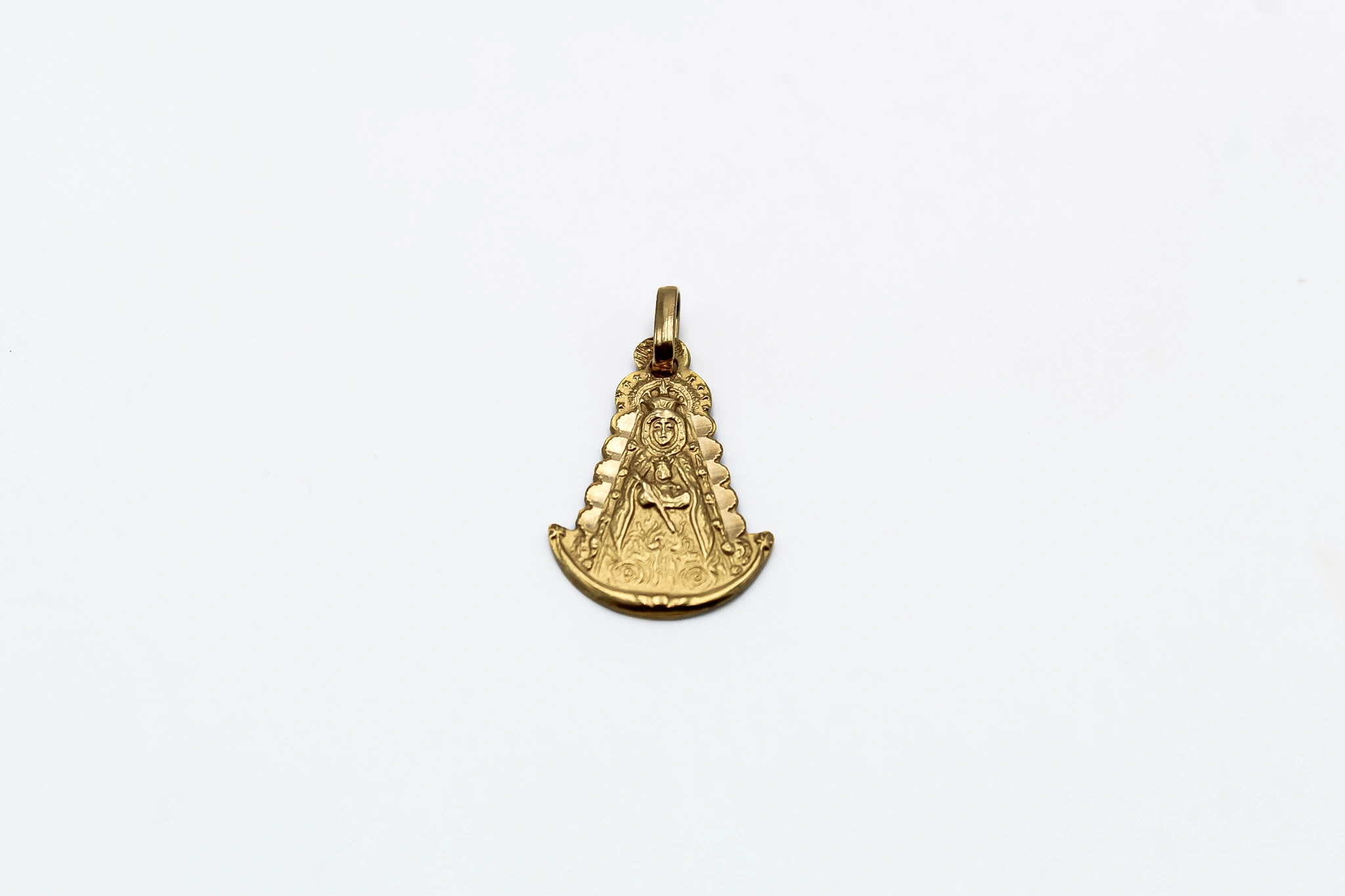 Colgante de oro 18K Virgen del Carmen