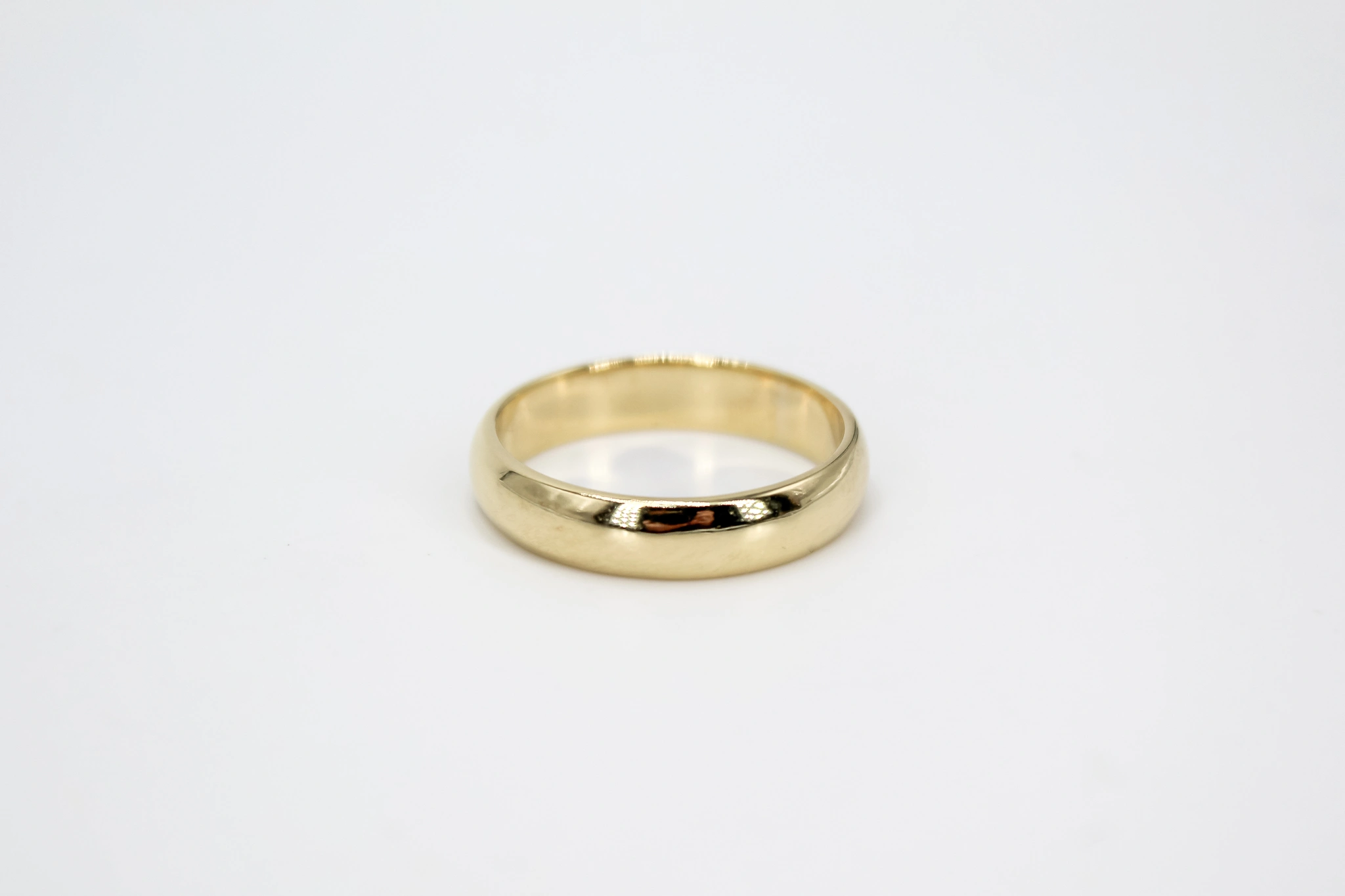 Alianza de oro de 18k