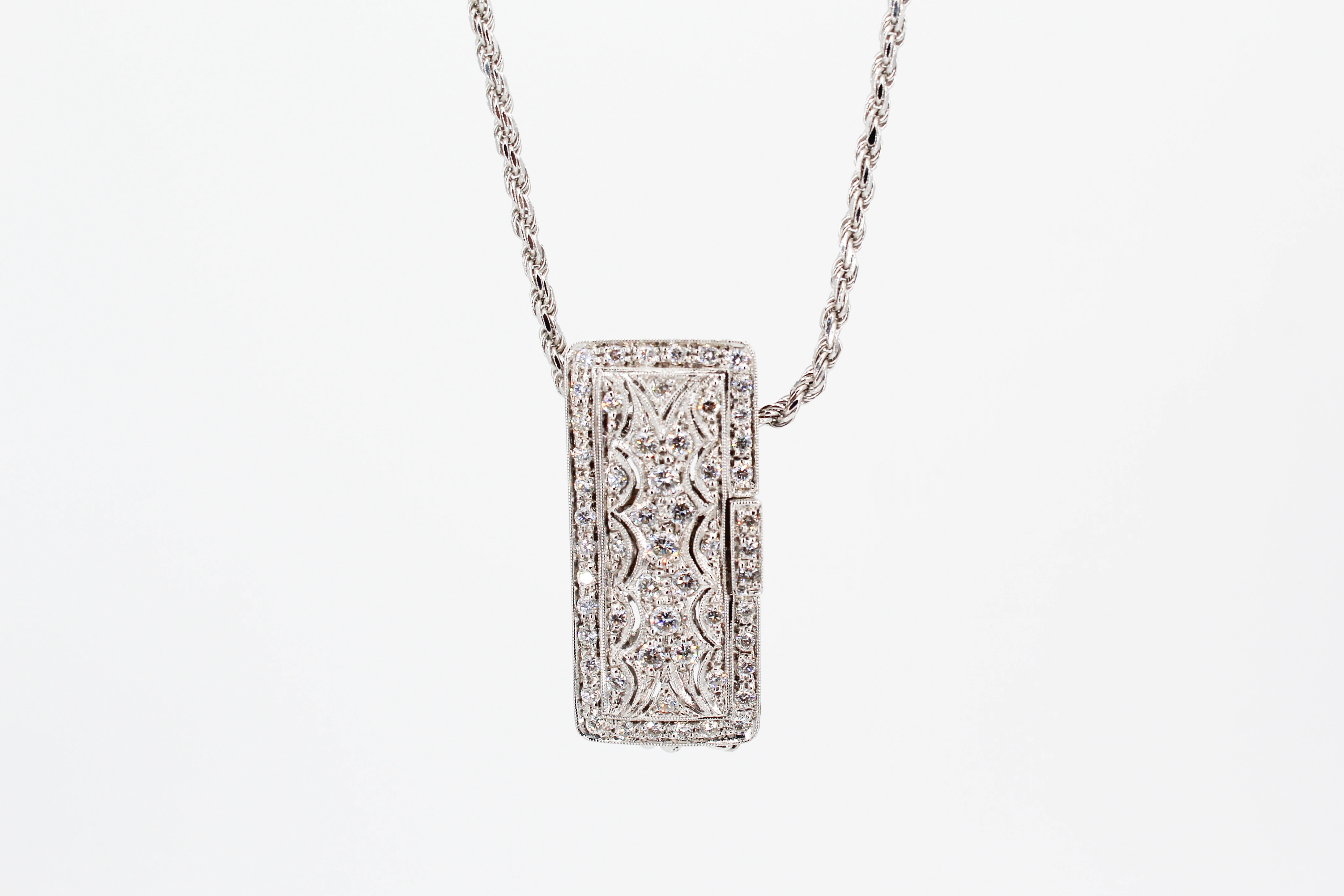 Collar de oro blanco de 18k con diamantes salomónico