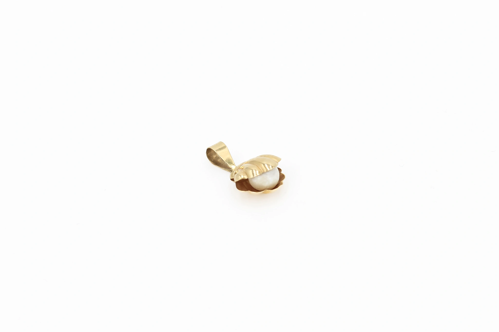 Colgante forma de concha de oro 18K — vista alternativa
