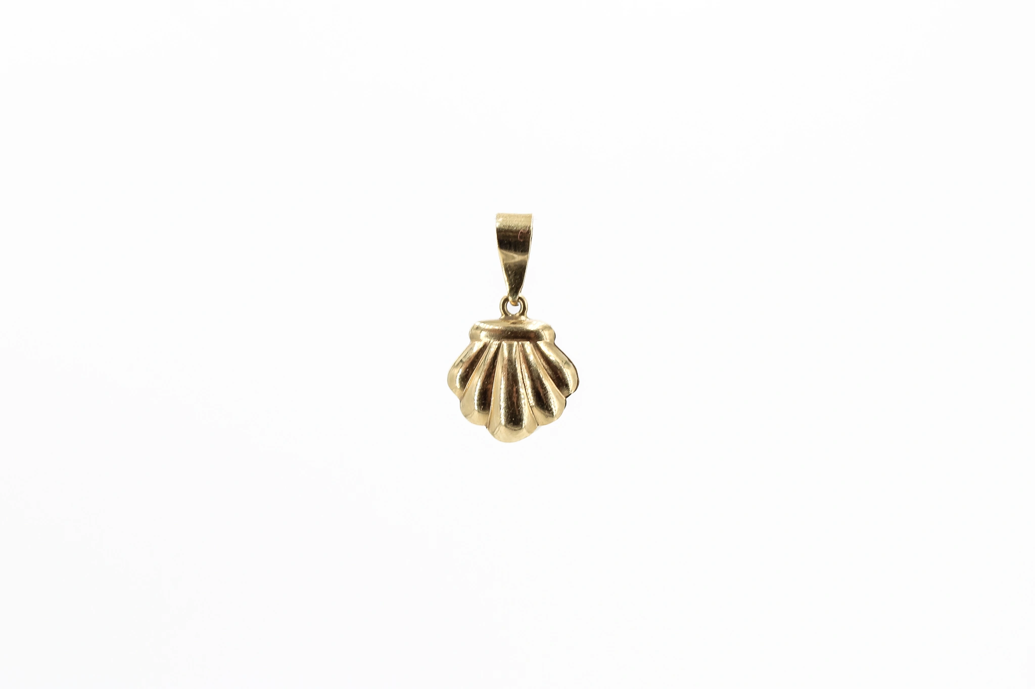 Colgante forma de concha de oro 18K — foto 3