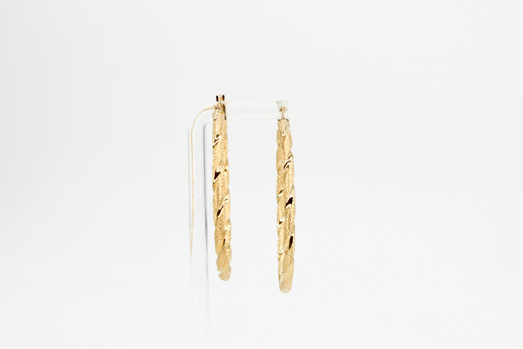 Aro de oro de 18k texturizado — foto 3