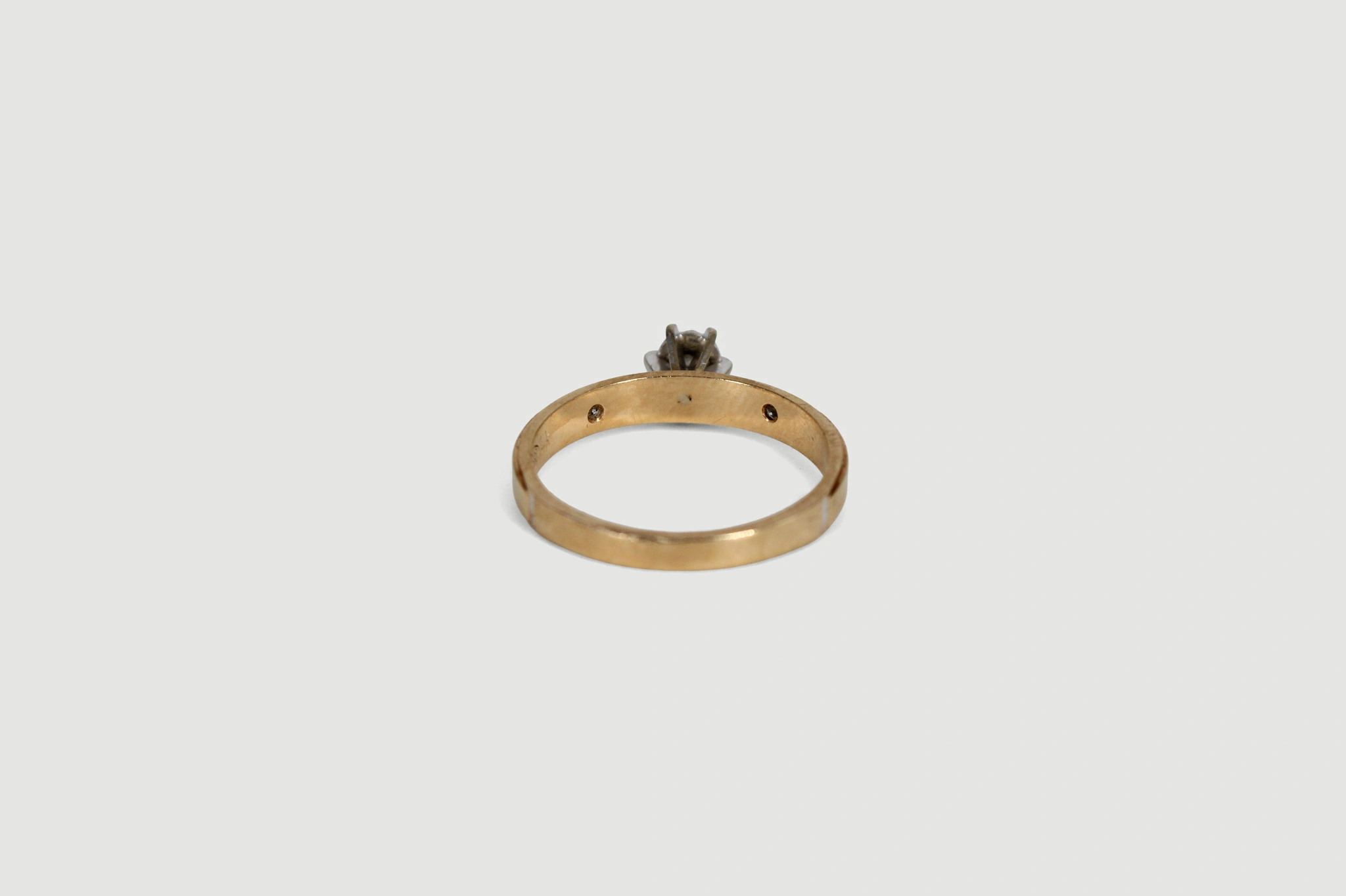 Solitario de oro de 14k con circonita — vista alternativa