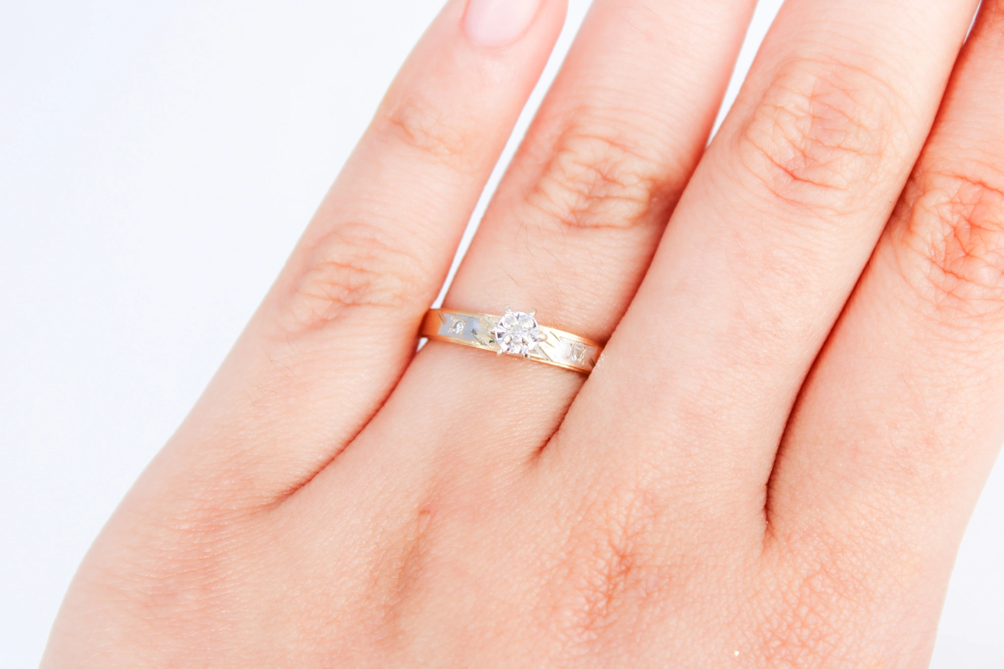 Solitario de oro de 14k con circonita — foto 3