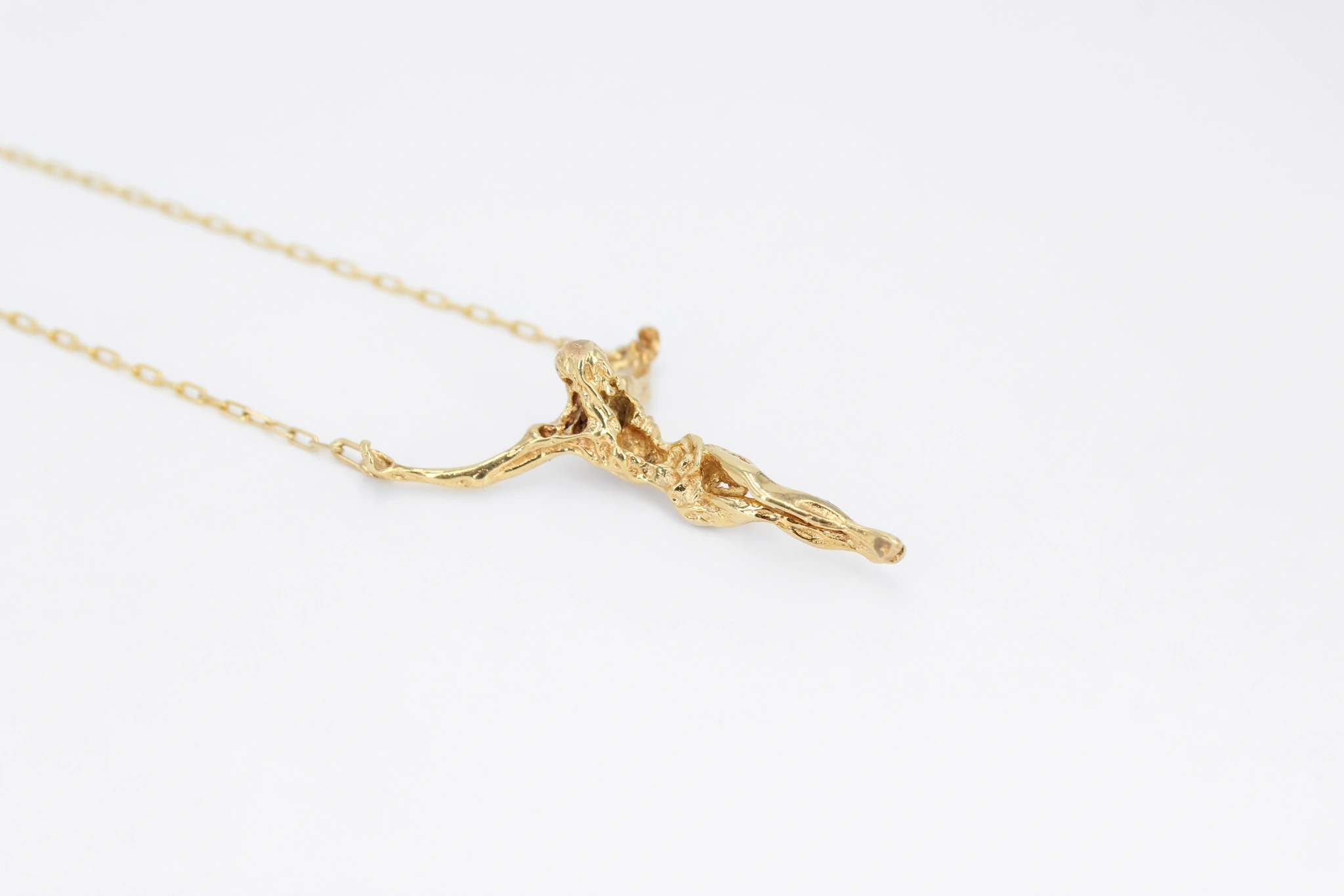 Collar de oro 18K con crucifijo — vista alternativa