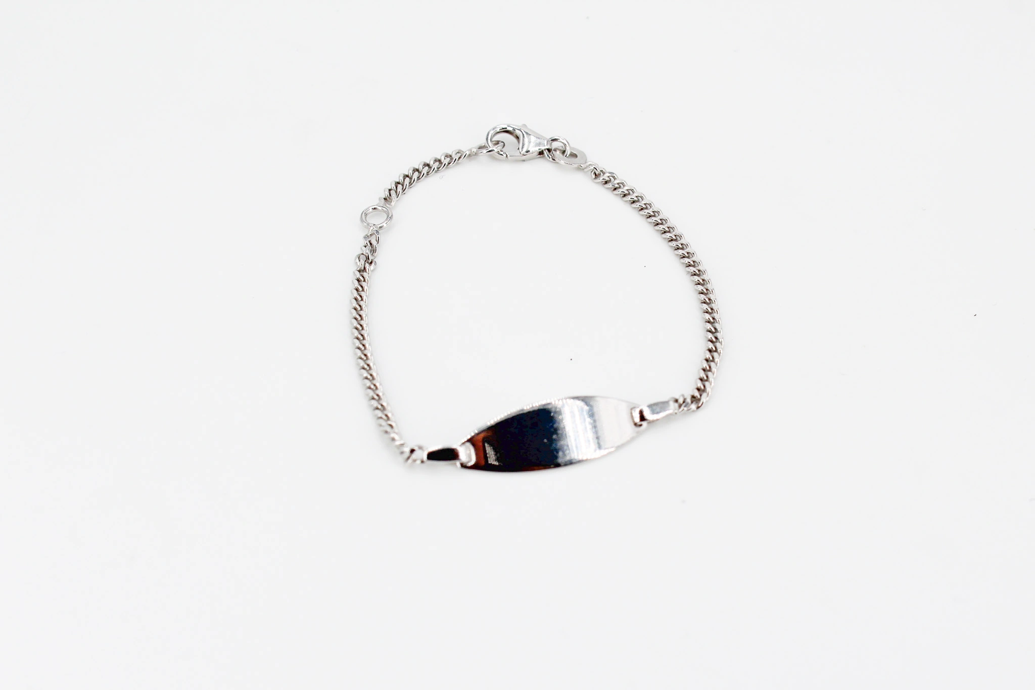 Esclava de plata 925 minimalista con placa ovalada