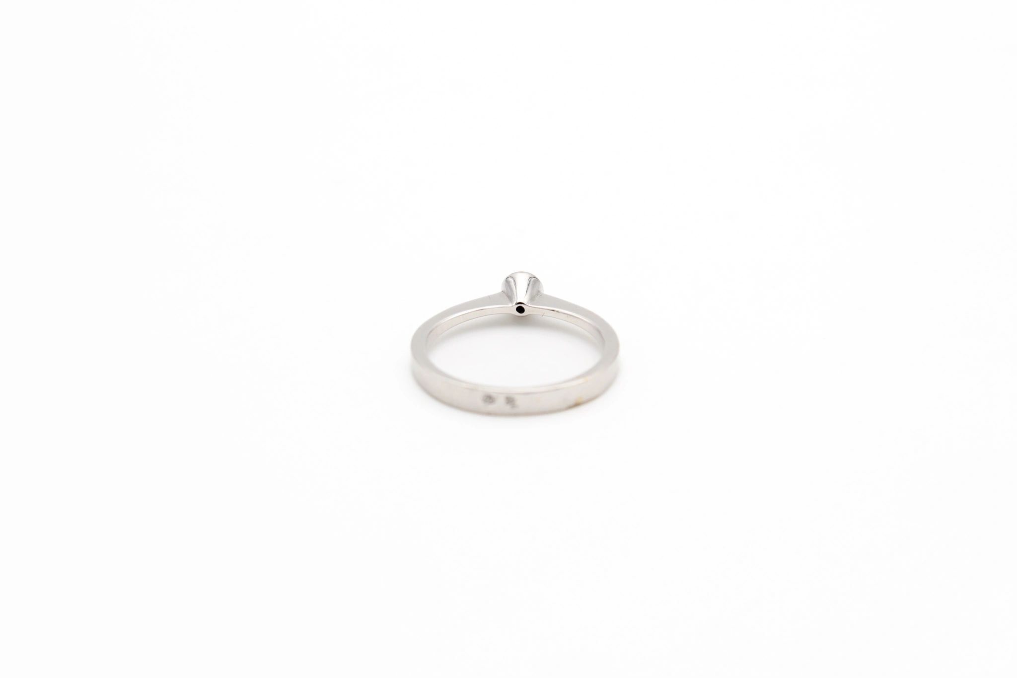 Solitario de oro blanco 18K — vista alternativa