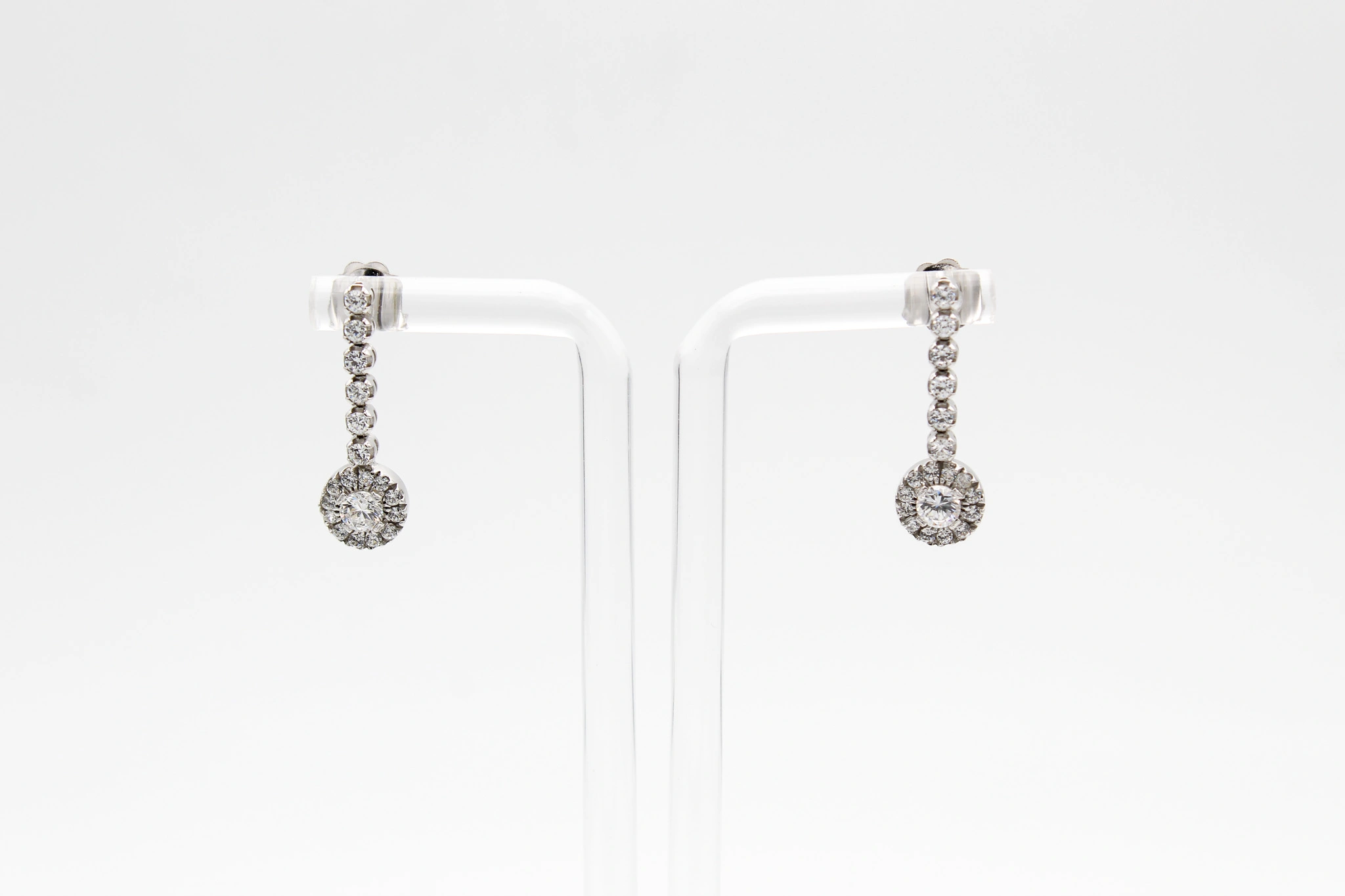 Pendientes chandelier de oro blanco 18K