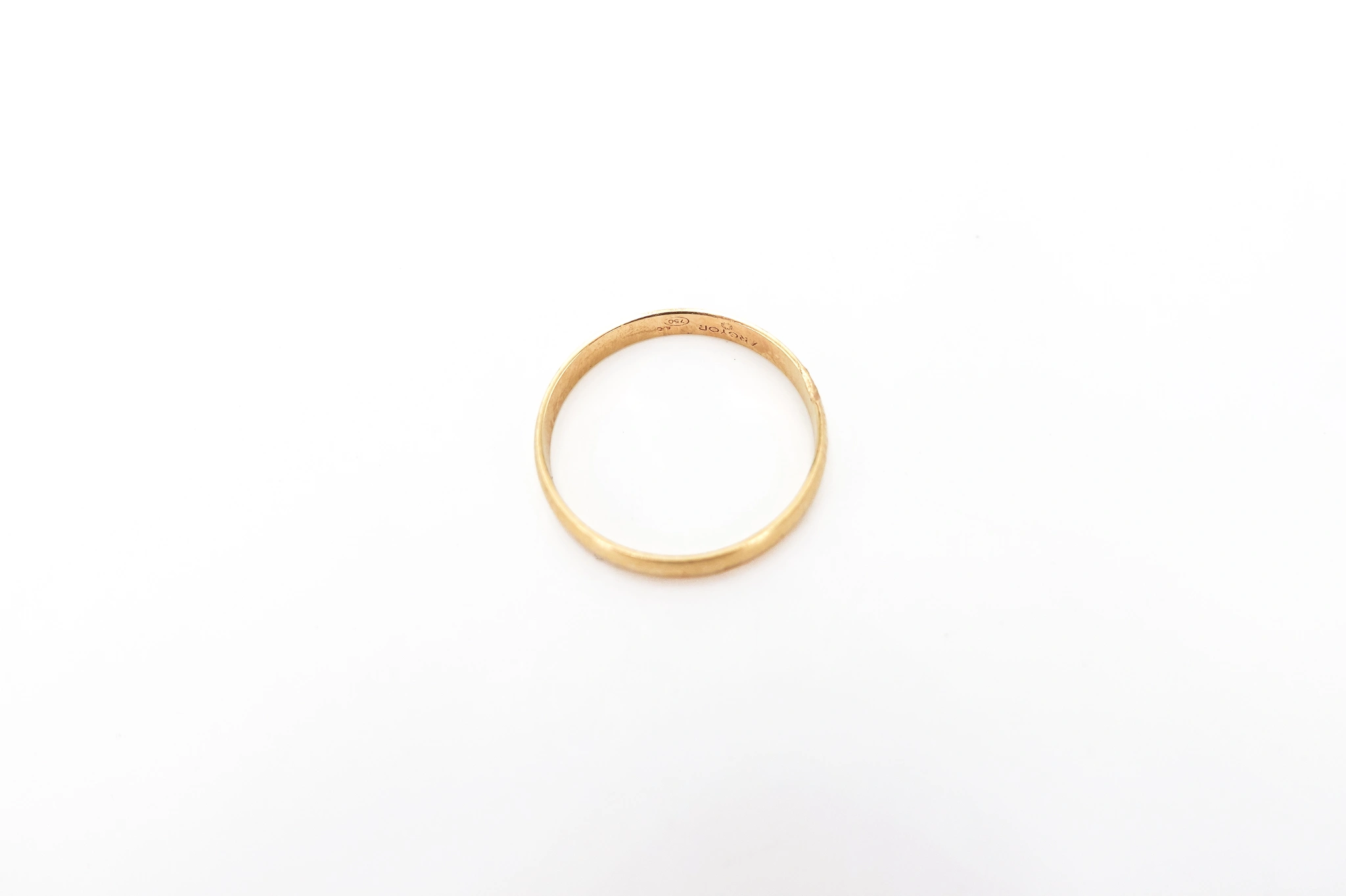 Alianza de oro 18K — vista alternativa