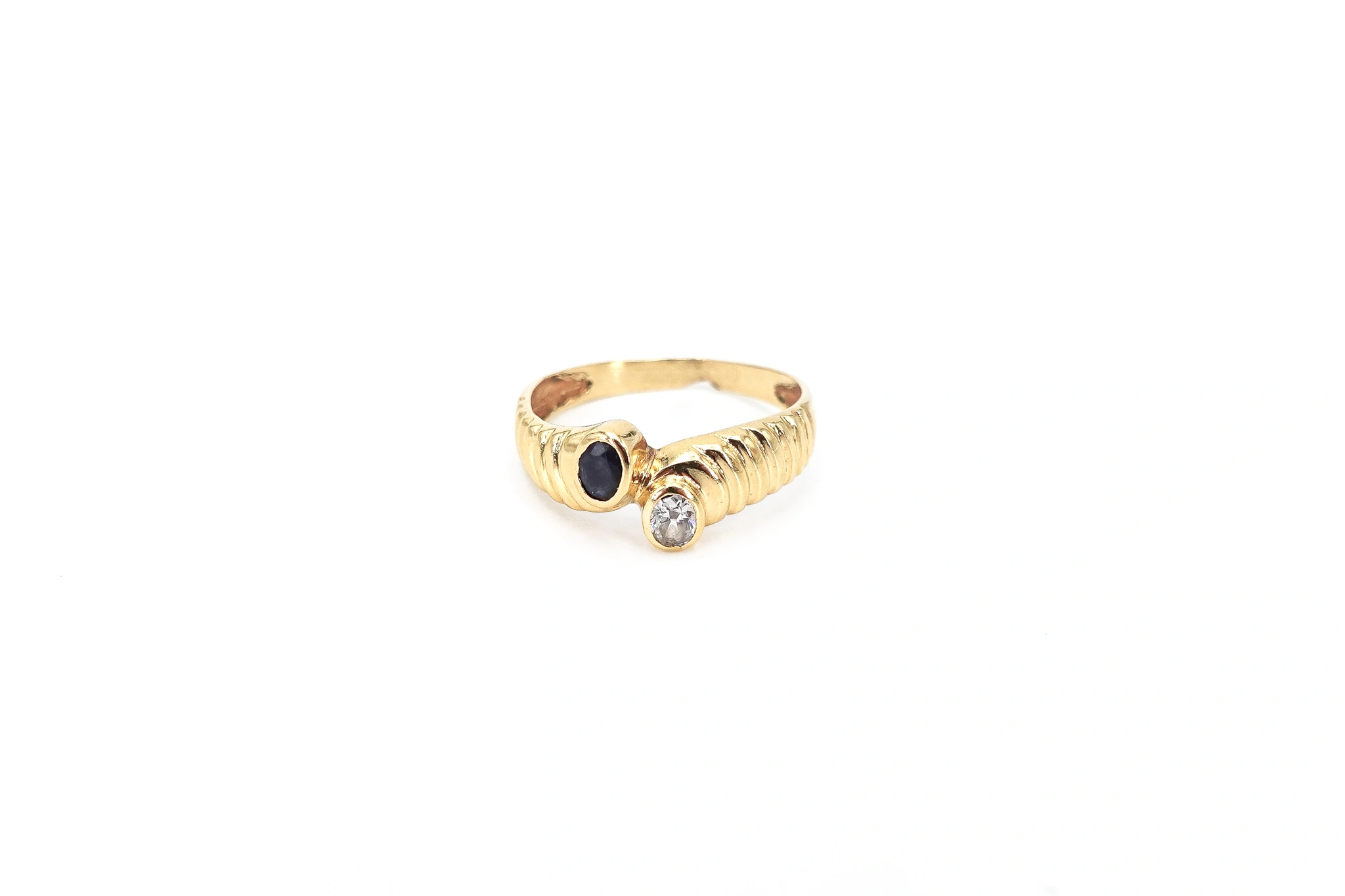 Anillo de oro 18K
