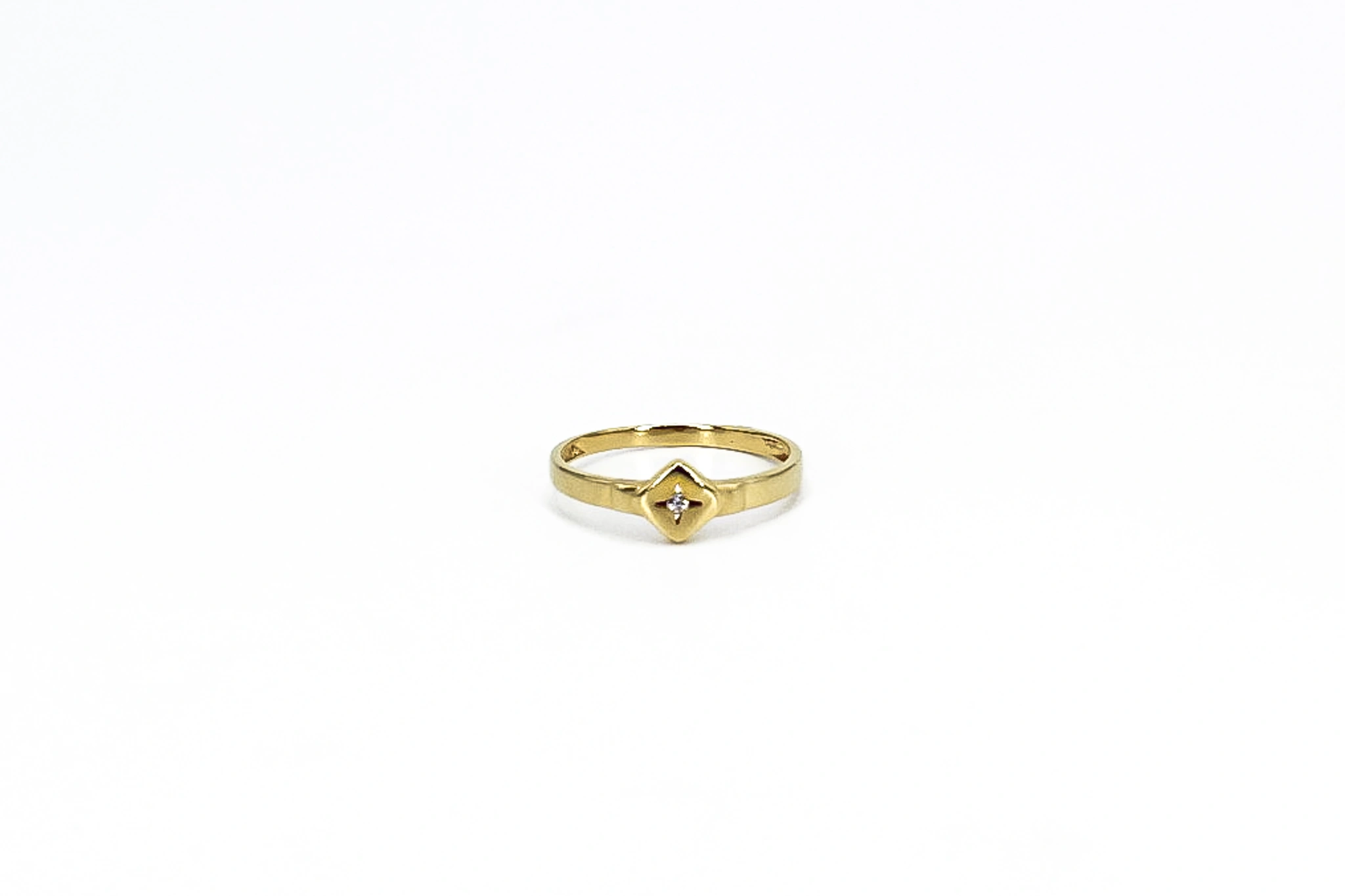 Solitario de oro 18K