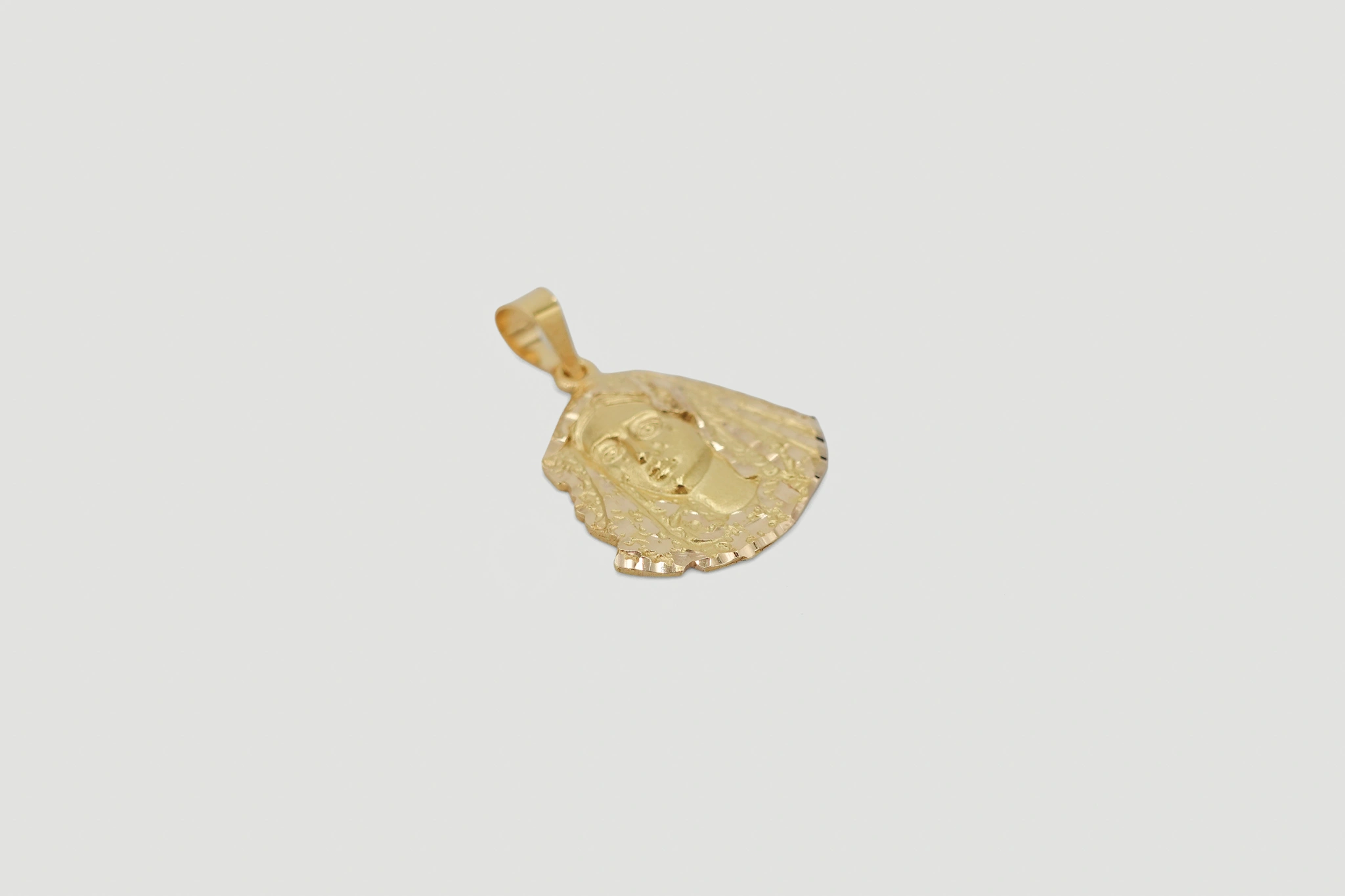 Medalla de oro de 18k Virgen de la Macarena